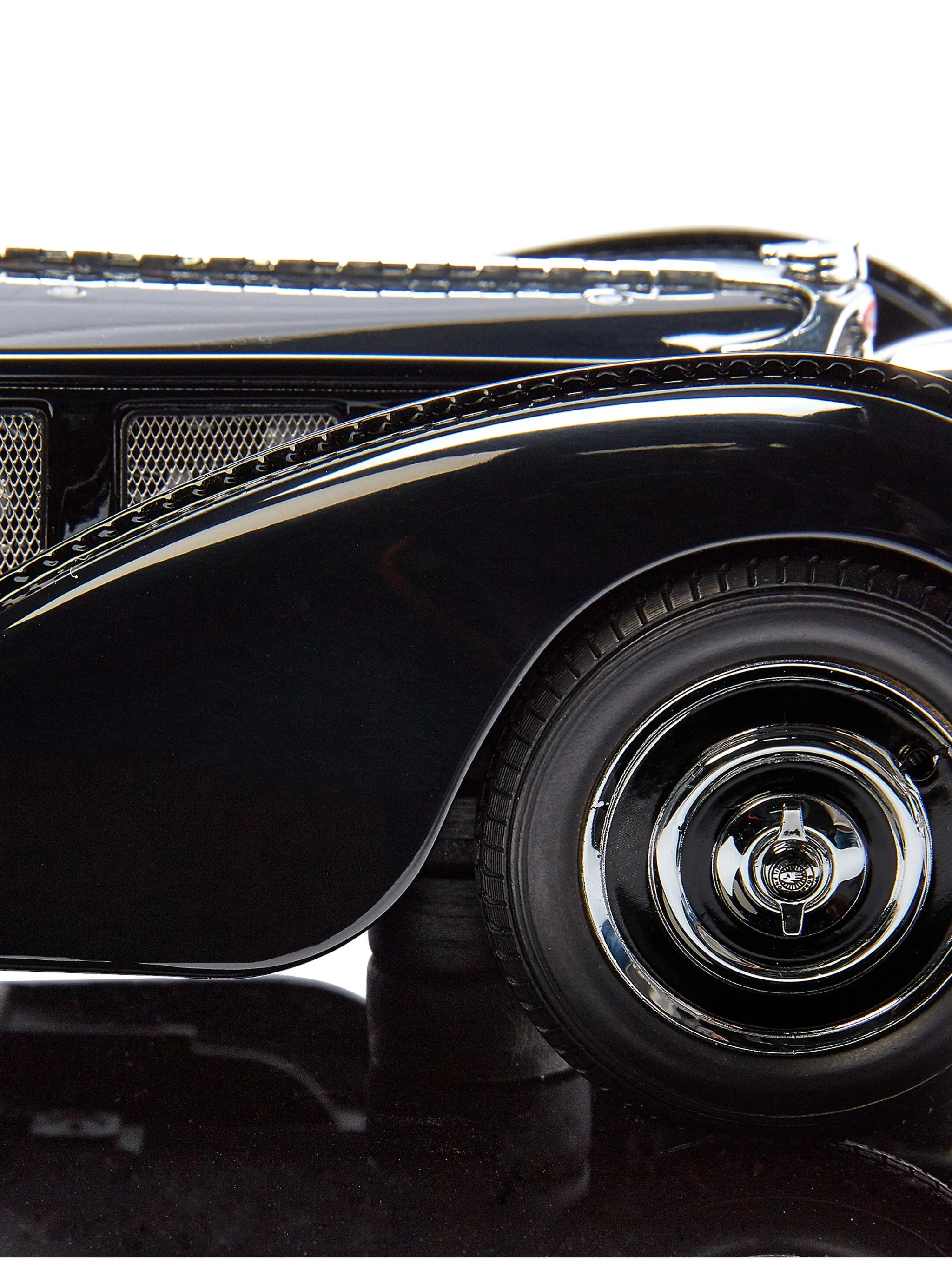 Bugatti 57SC Atlantic Coupé miniature car model