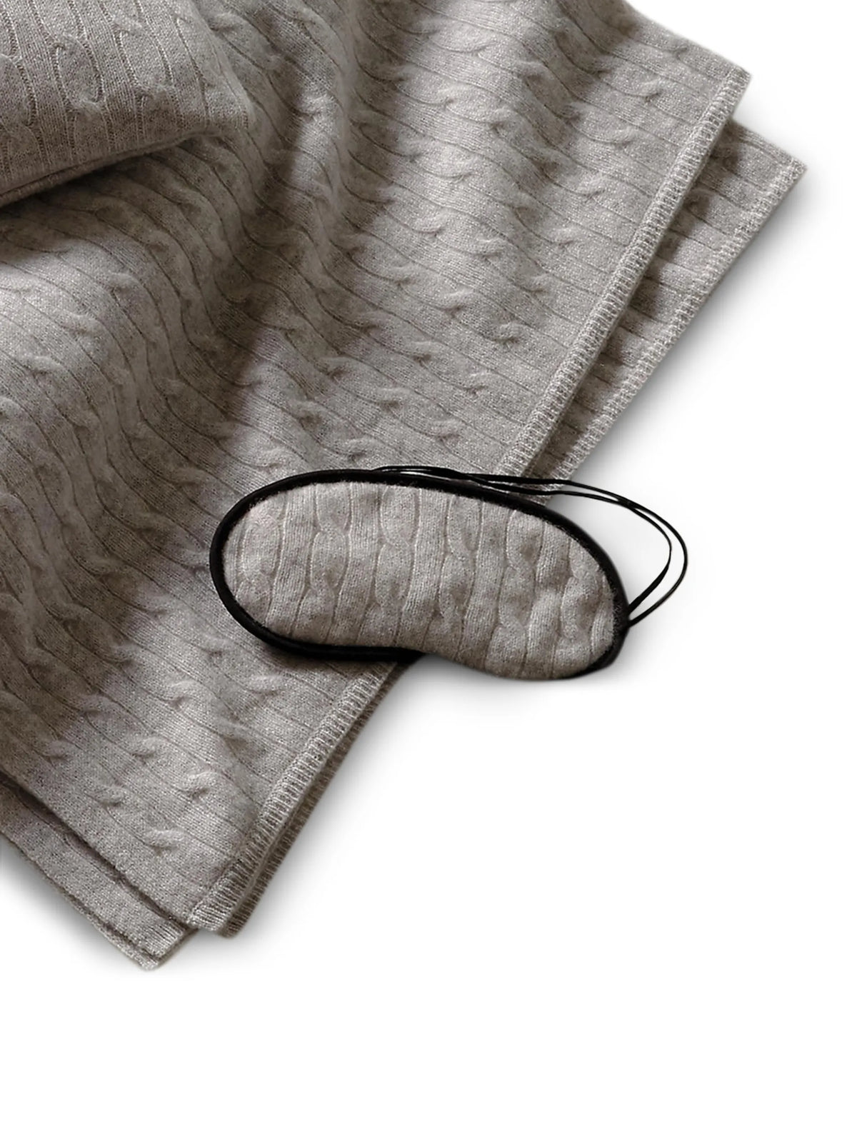 cable-knit travel set