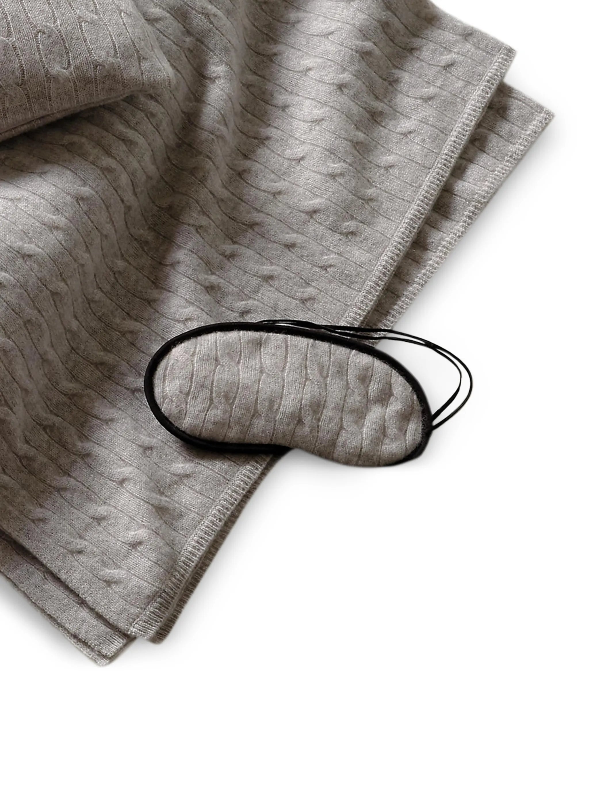 cable-knit travel set