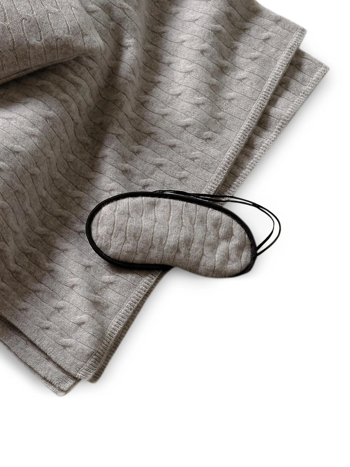 cable-knit travel set