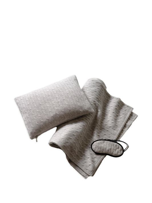 cable-knit travel set