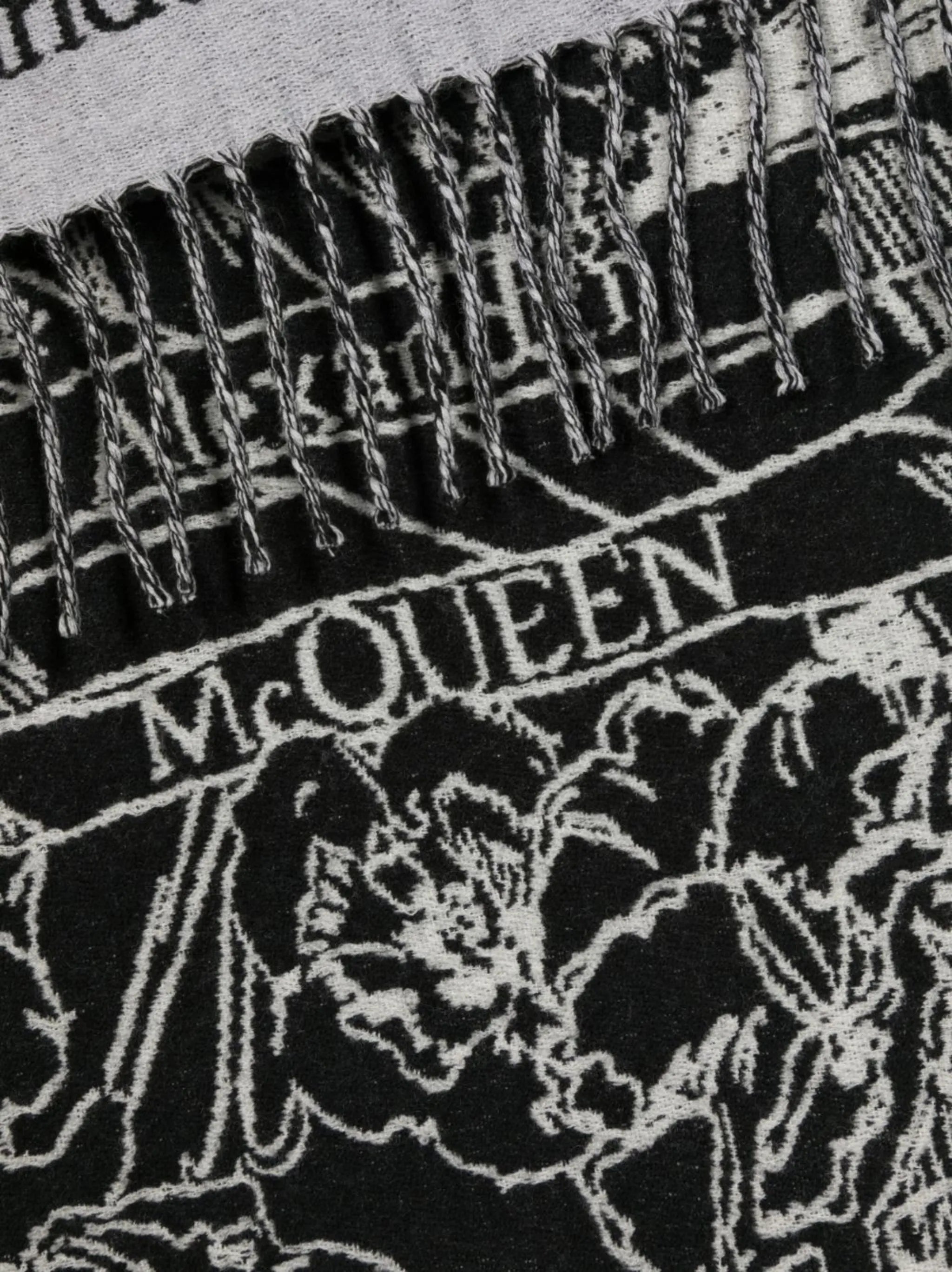 skull-intarsia wool scarf
