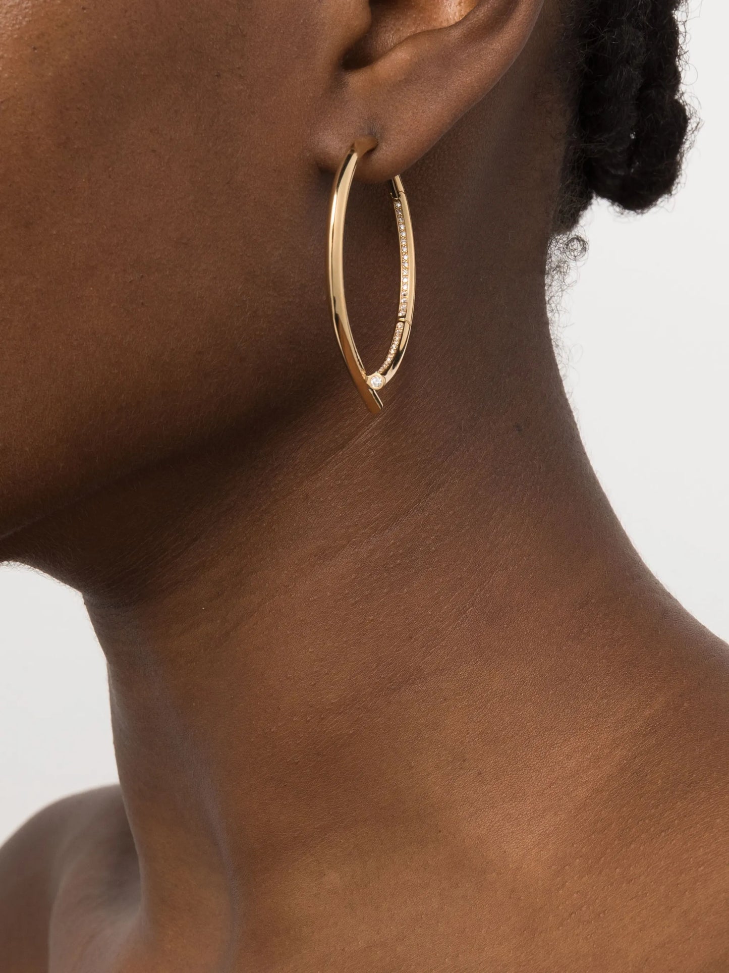 18kt yellow gold Oera diamond hoop earrings