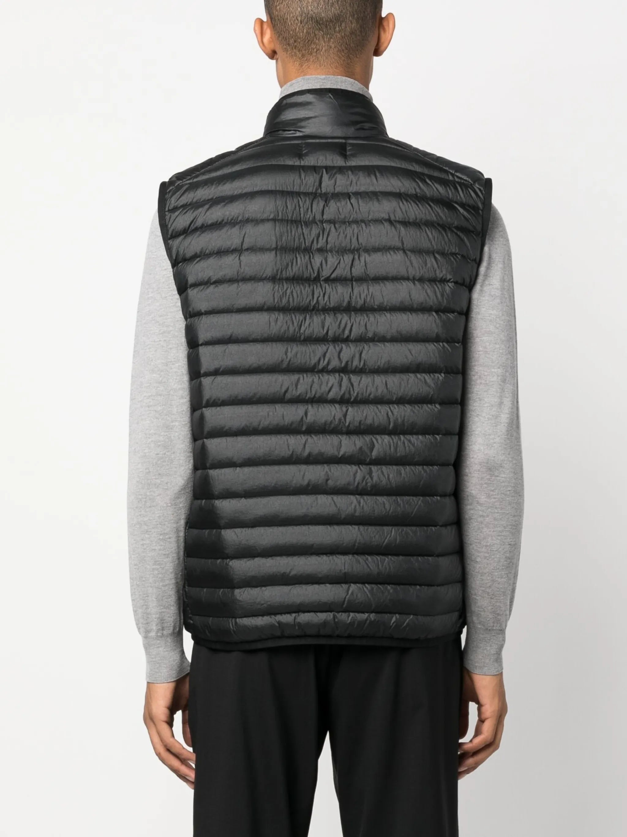 Compass-patch quilted gilet