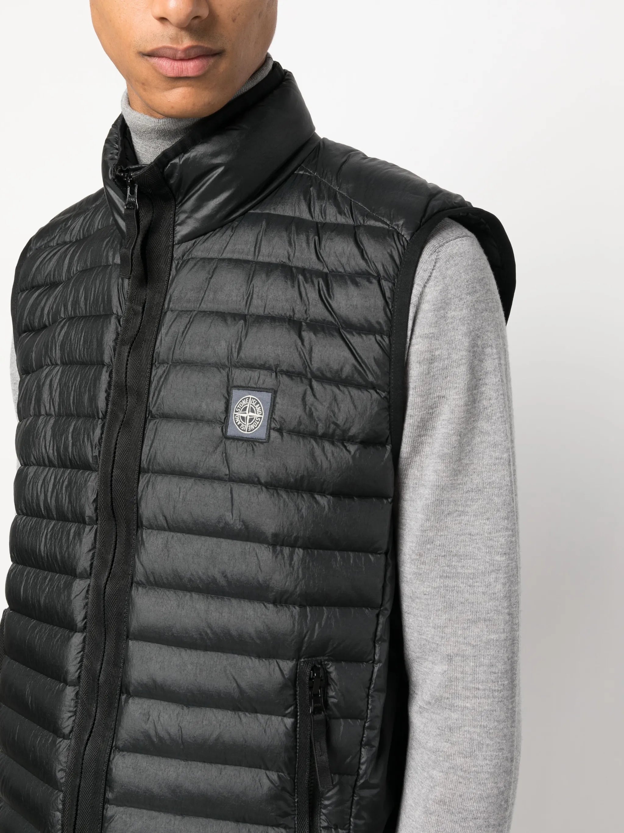 Compass-patch quilted gilet
