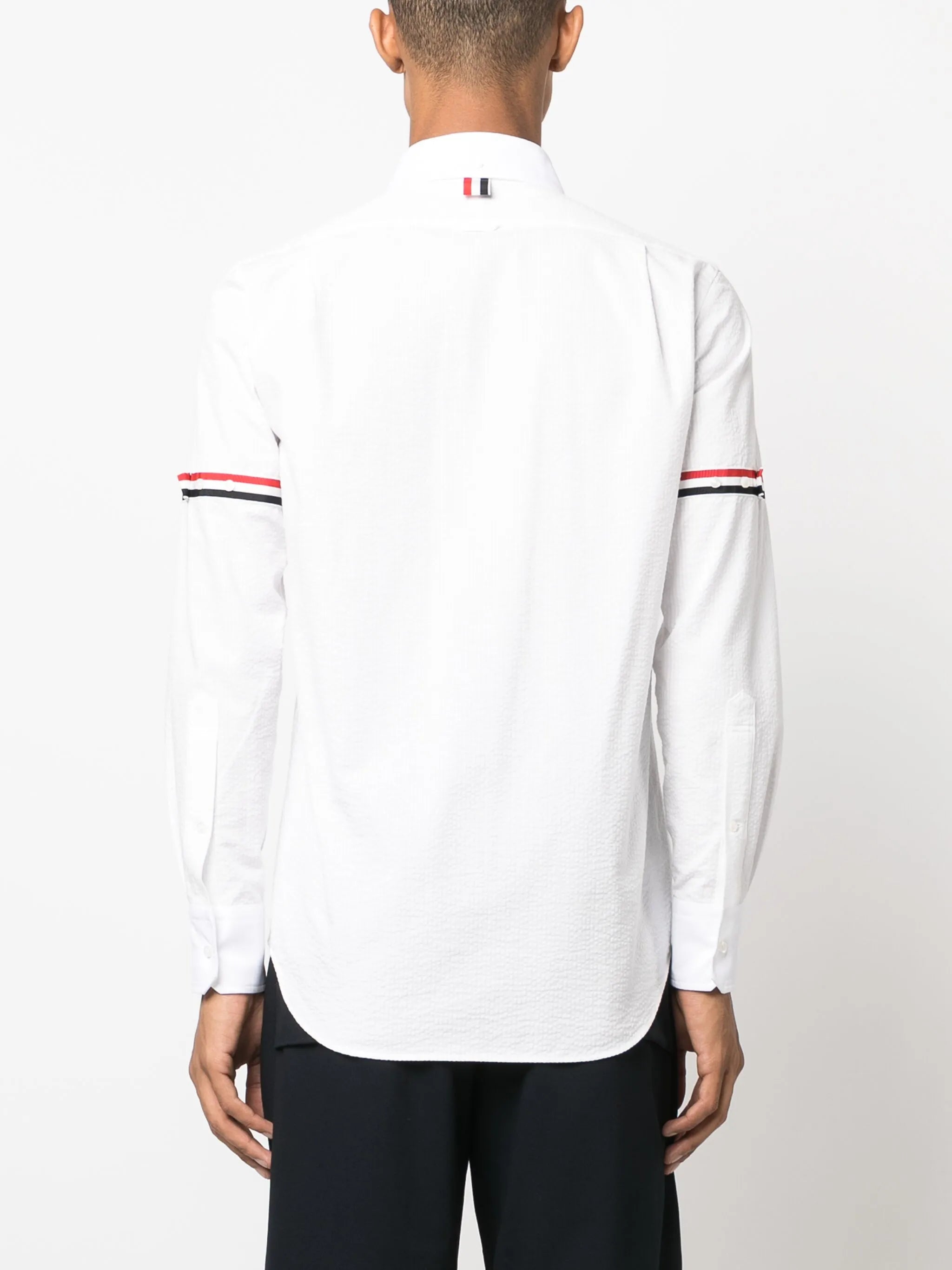 armband-detail seersucker cotton shirt
