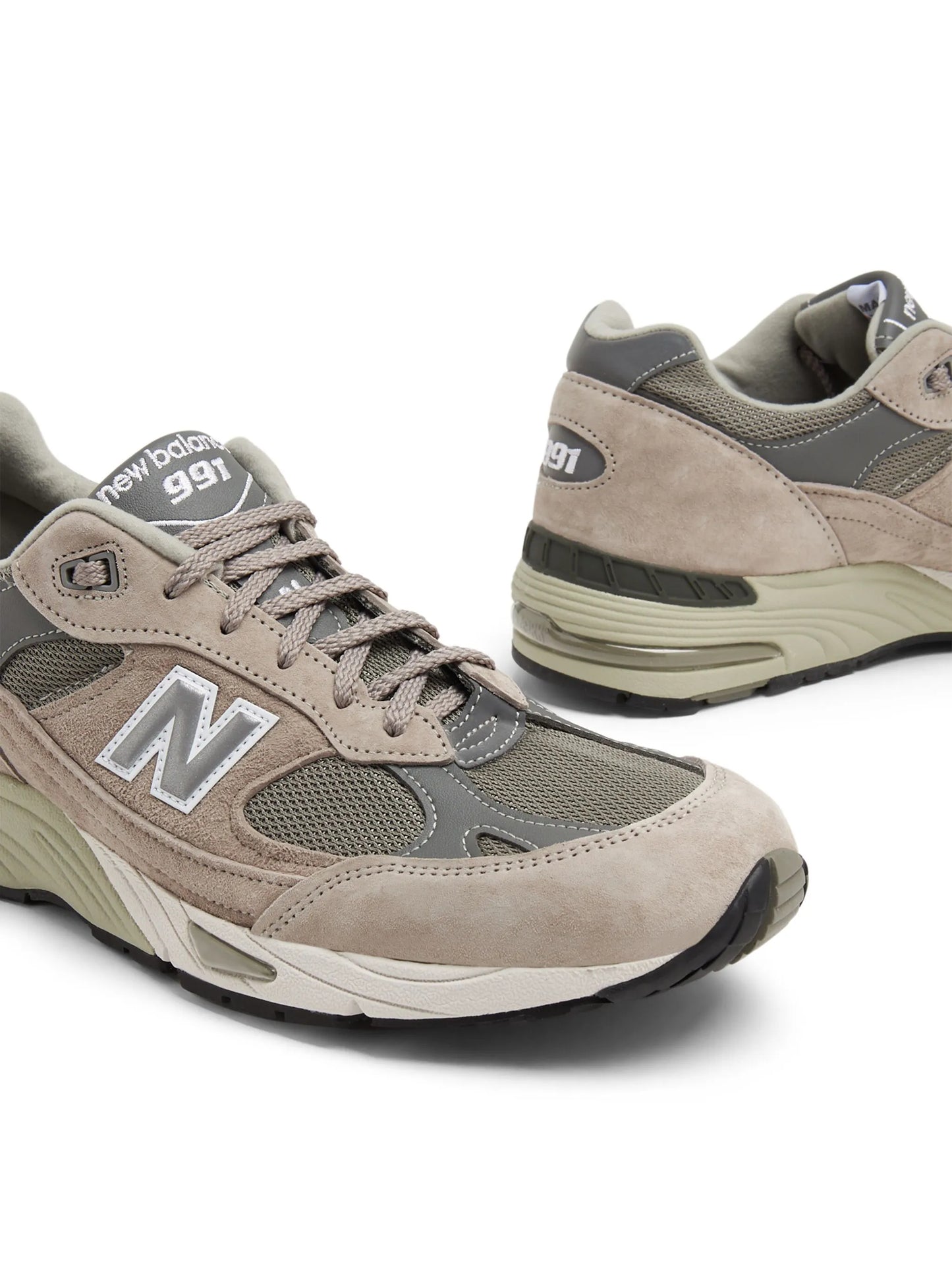 991v1 logo-patch sneakers