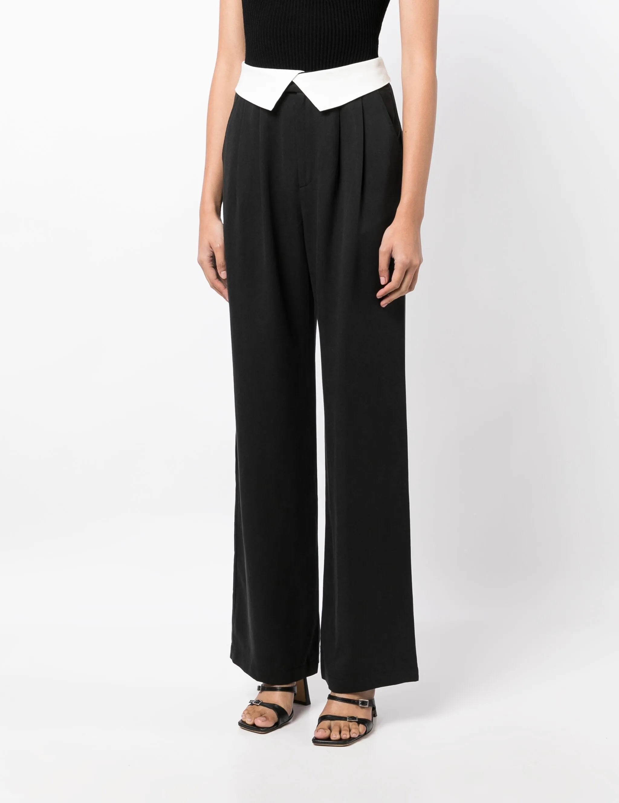 straight-leg tailored trousers