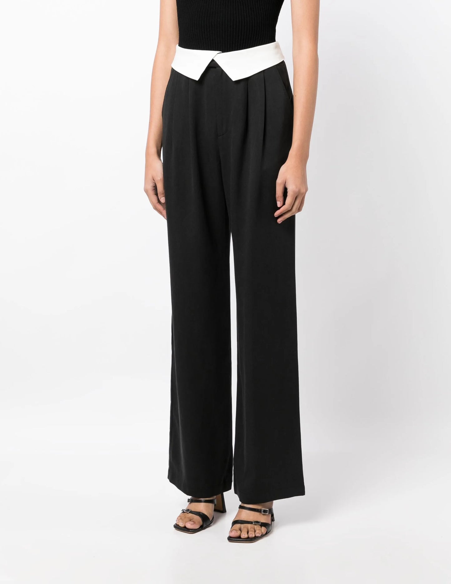 straight-leg tailored trousers