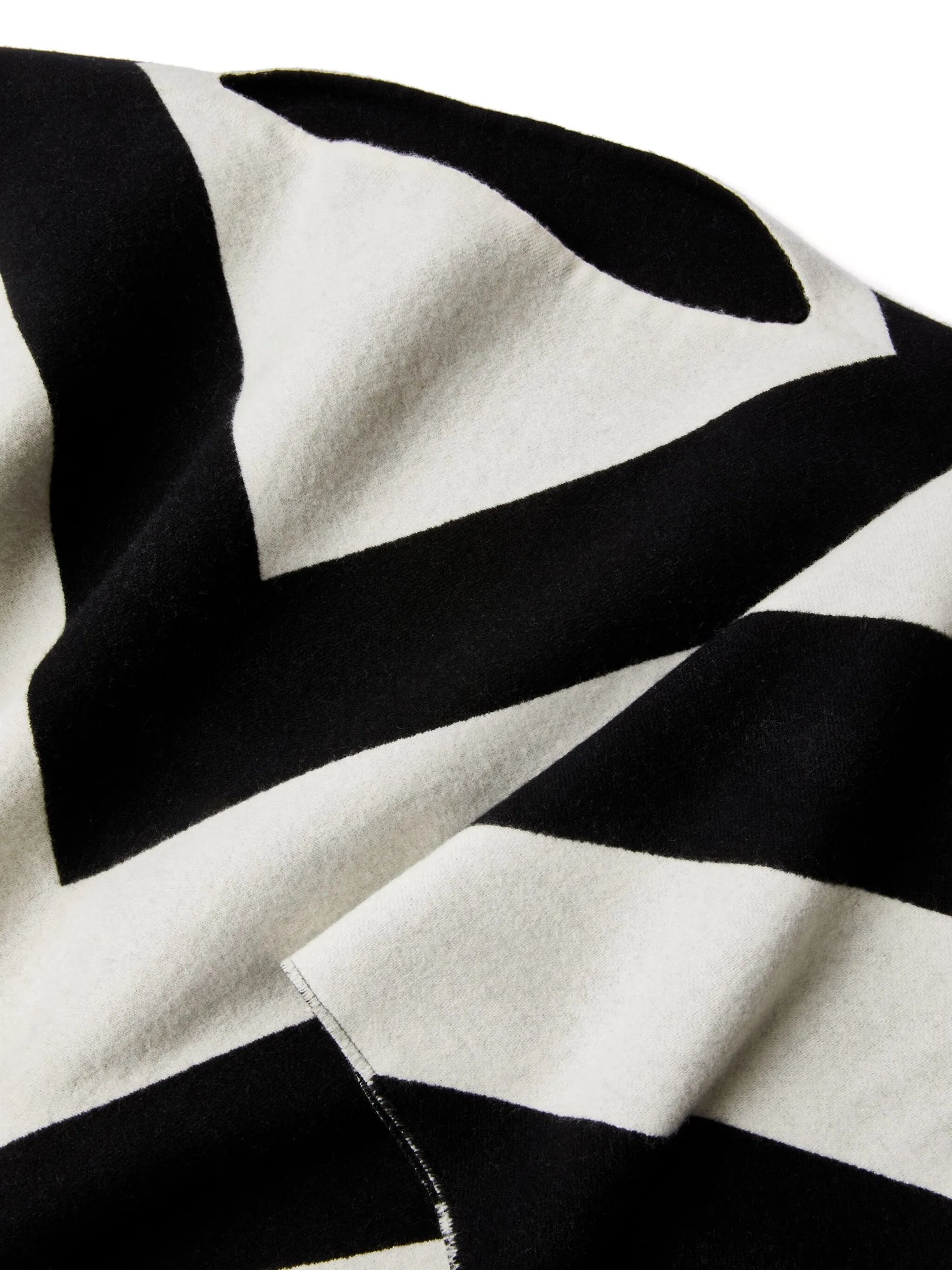 Strhype wool and cashmere poncho in chvron jacquard