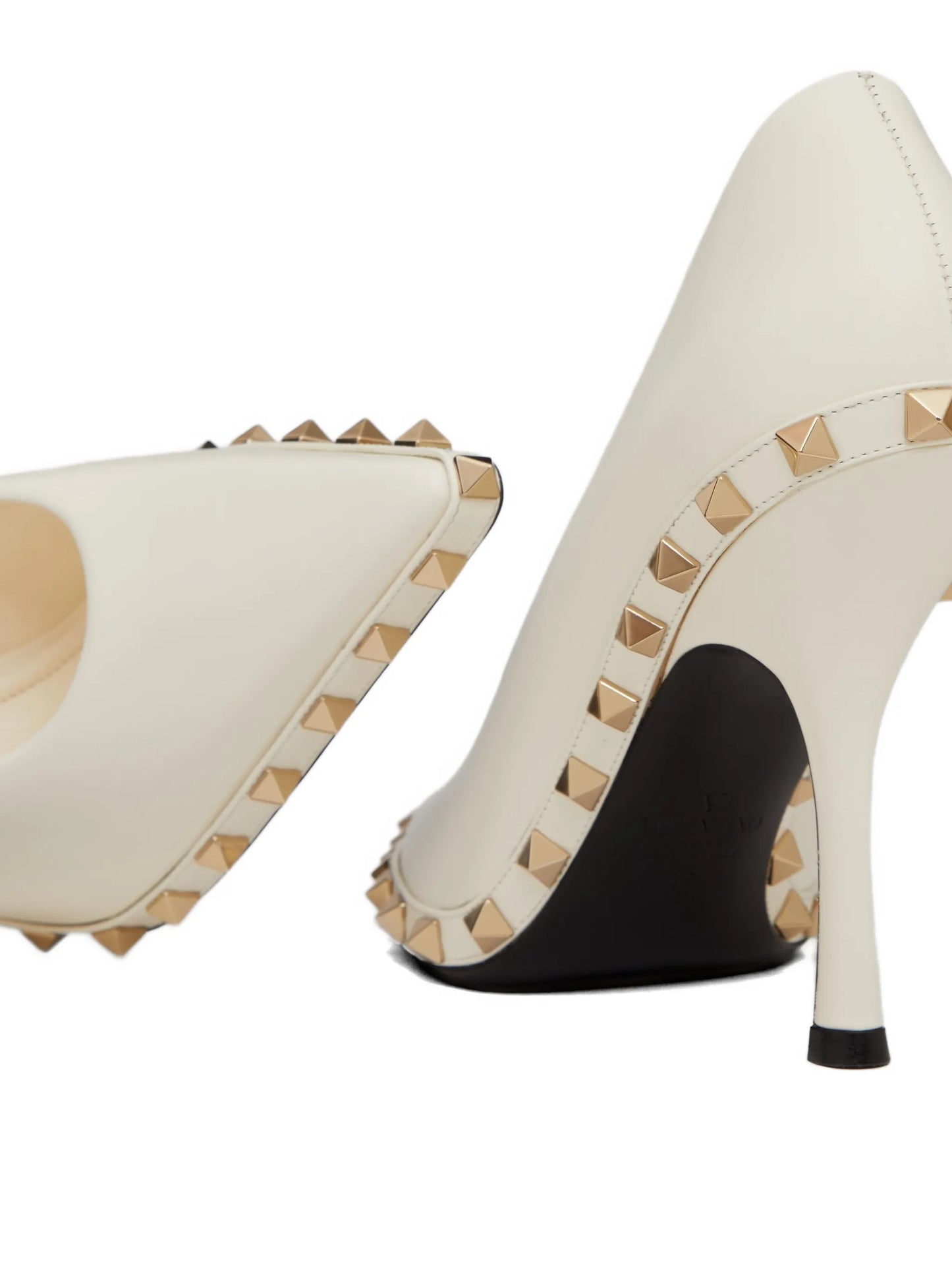 Rockstud pumps