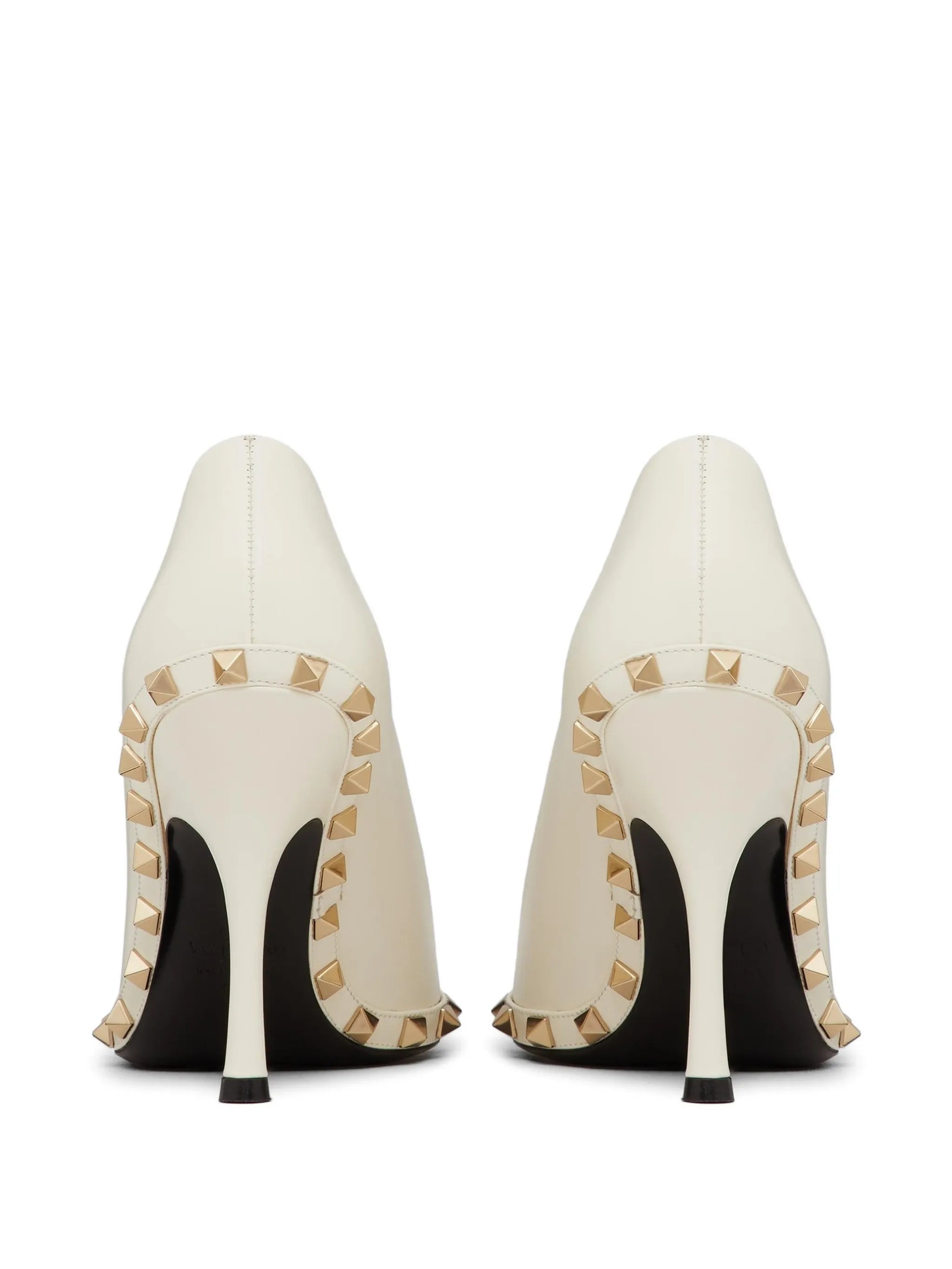 Rockstud pumps