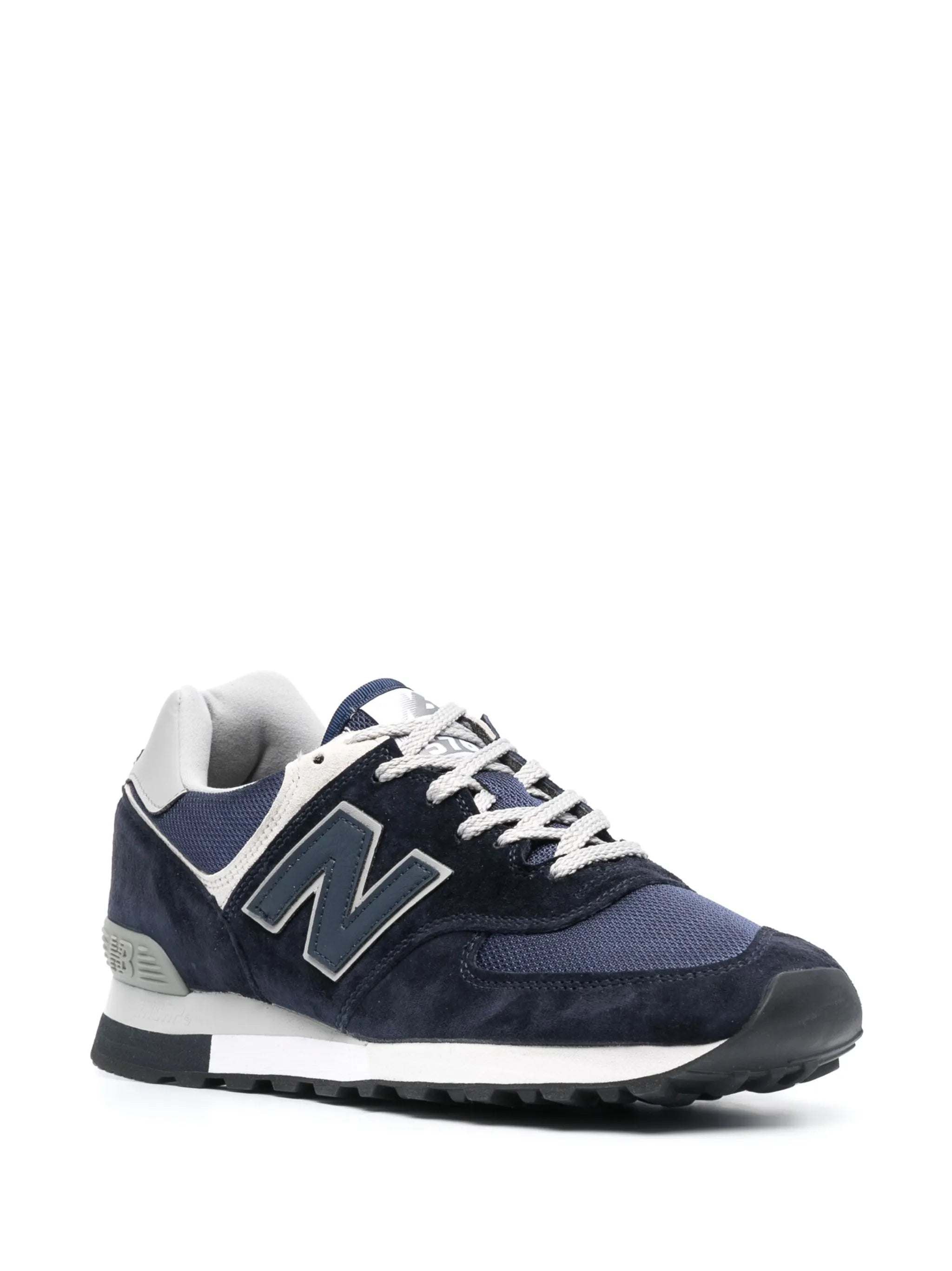 576 logo-patch leather sneakers