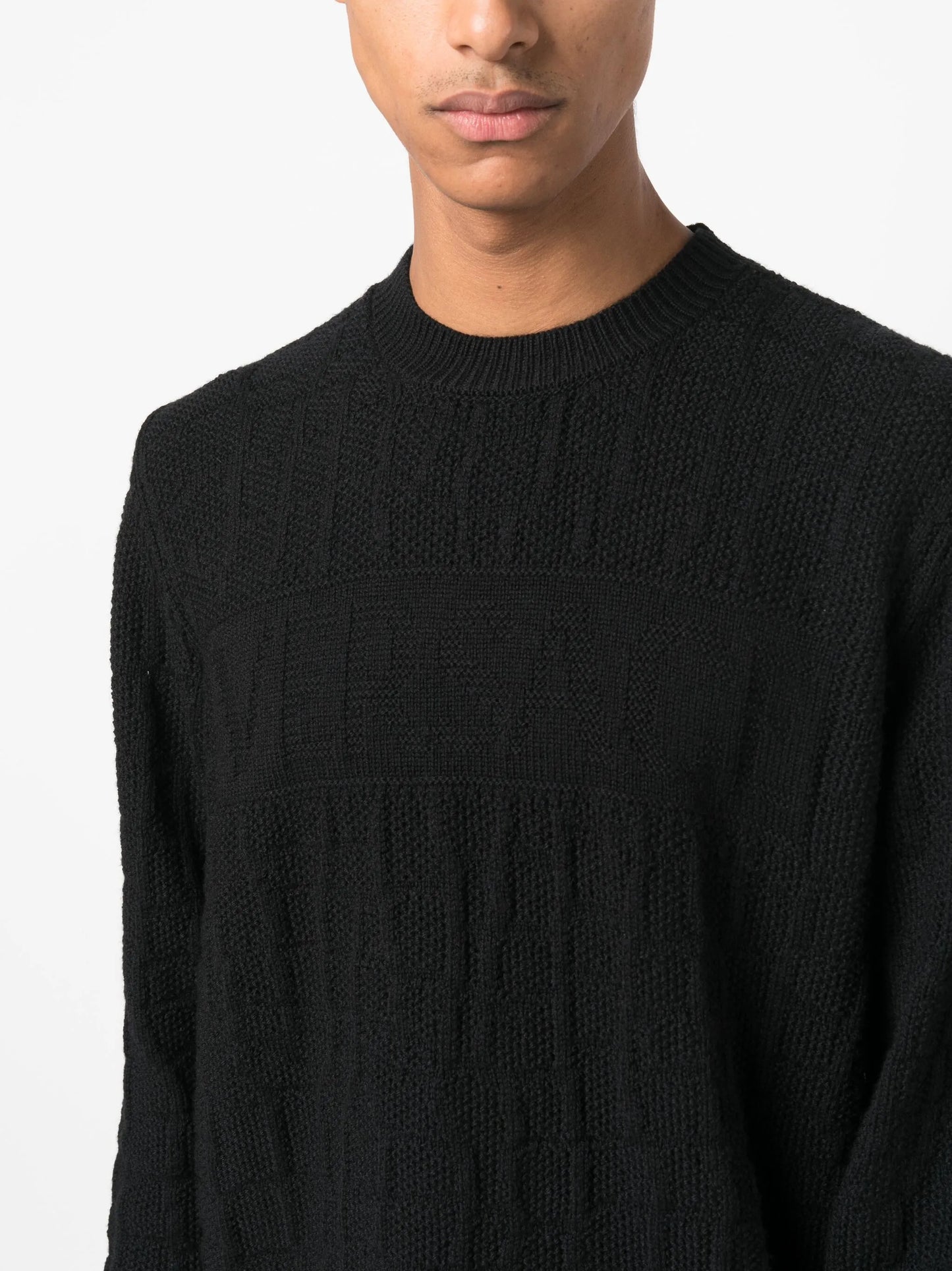 crocodile-pattern cable-knit jumper
