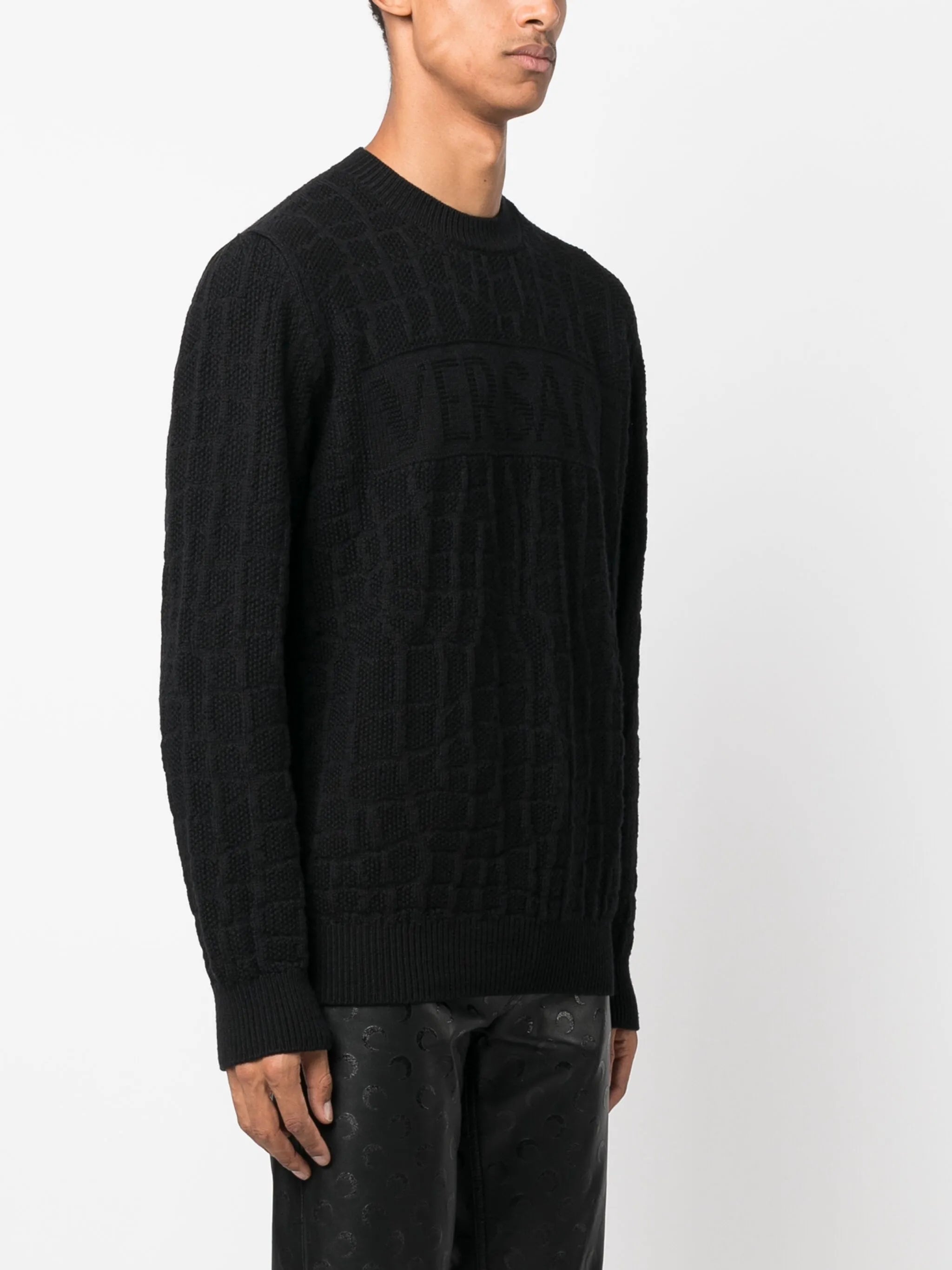 crocodile-pattern cable-knit jumper