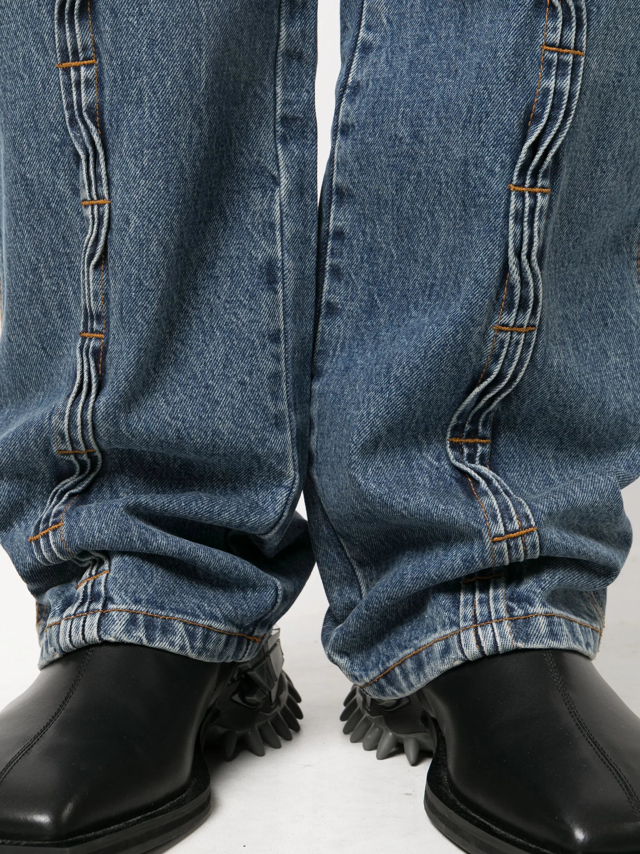contrast-stitching light-wash jeans