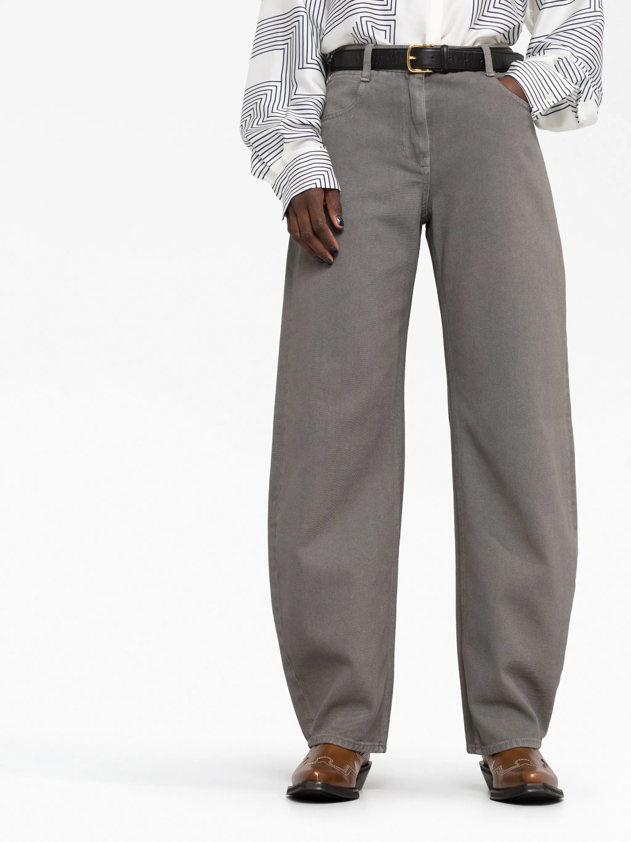 mid-rise wide-leg jeans