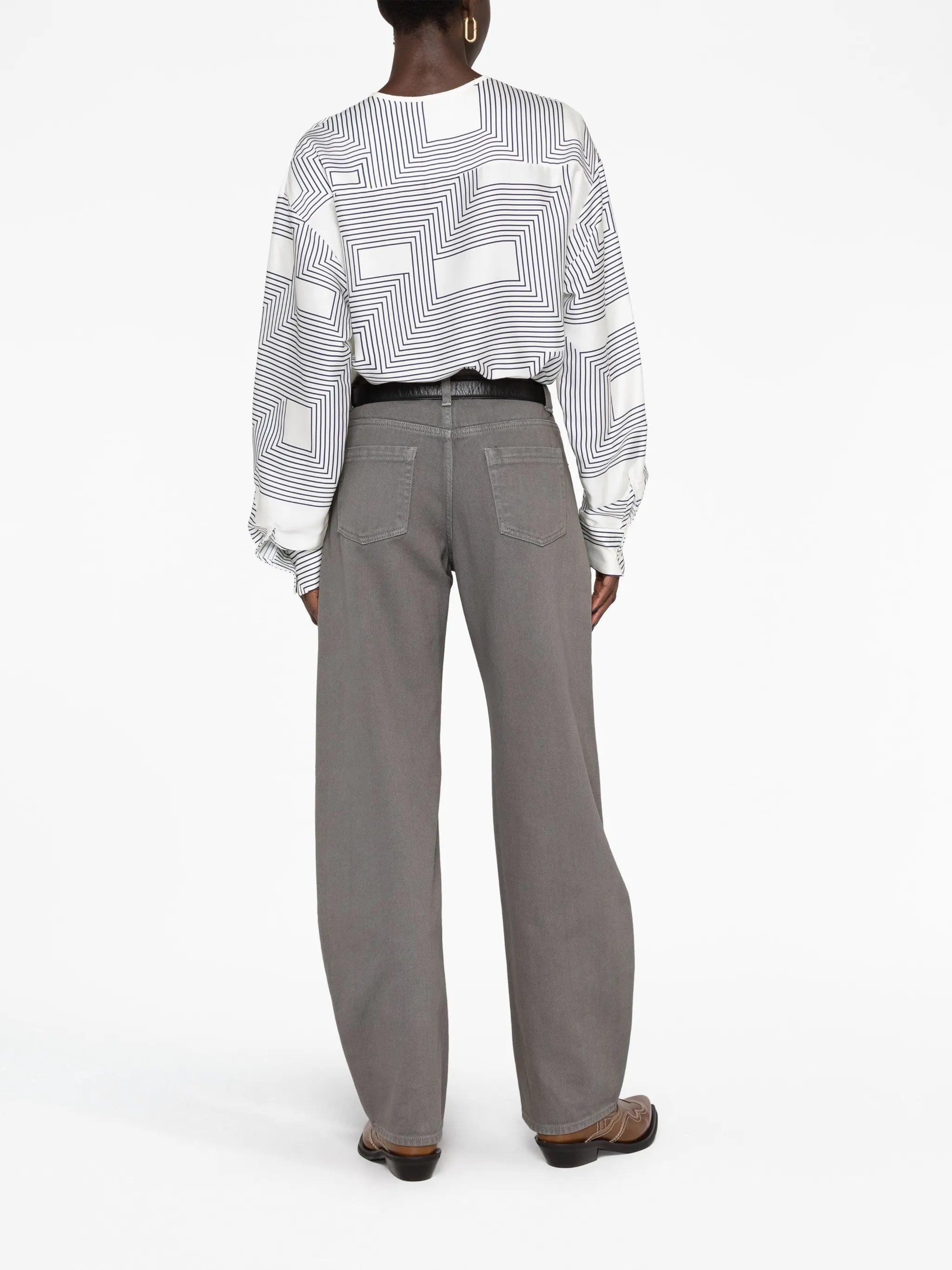 mid-rise wide-leg jeans