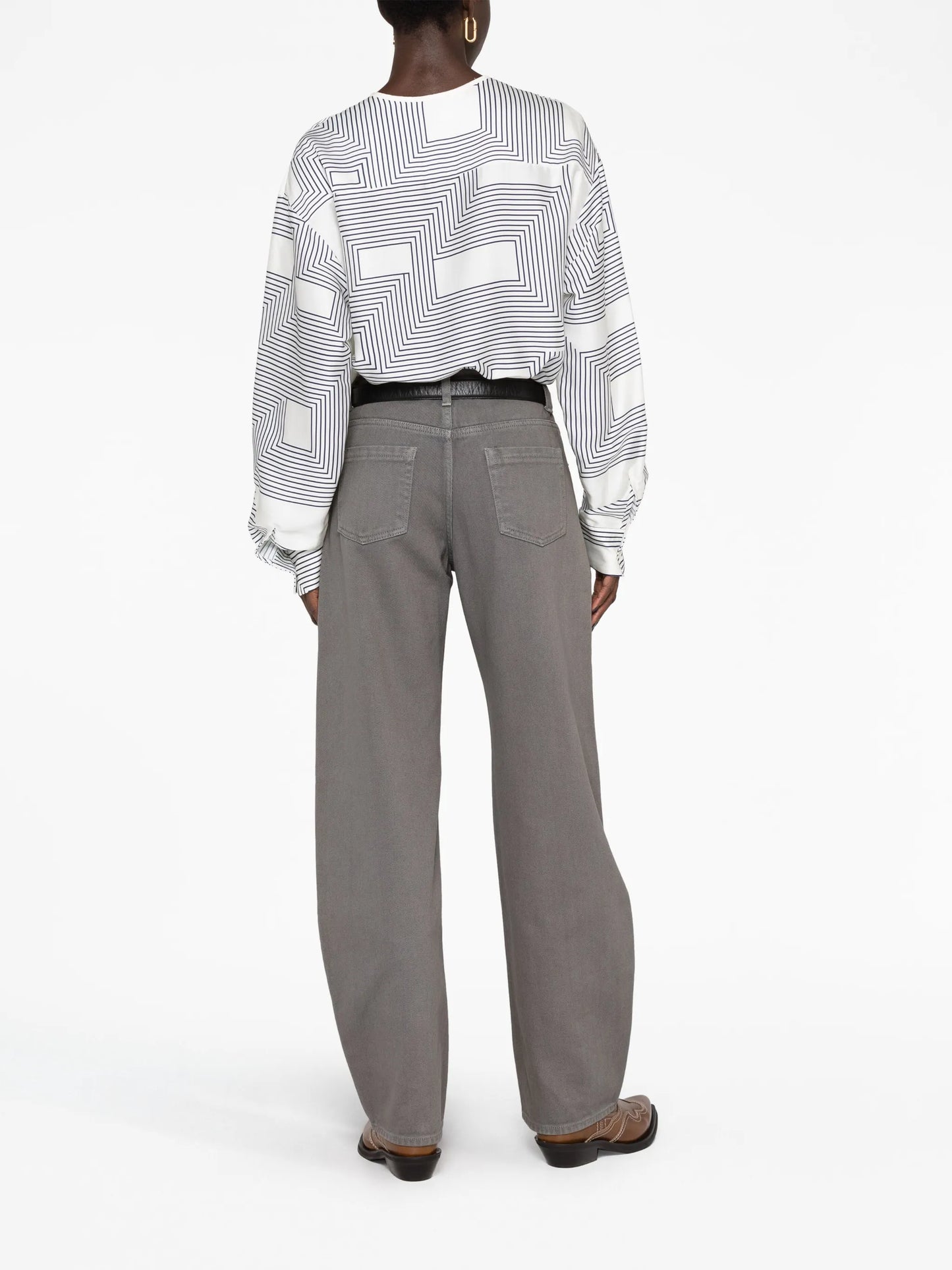mid-rise wide-leg jeans