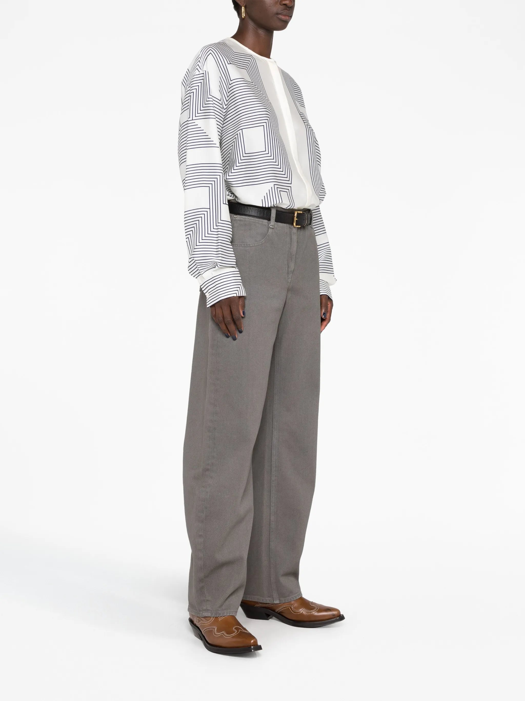 mid-rise wide-leg jeans