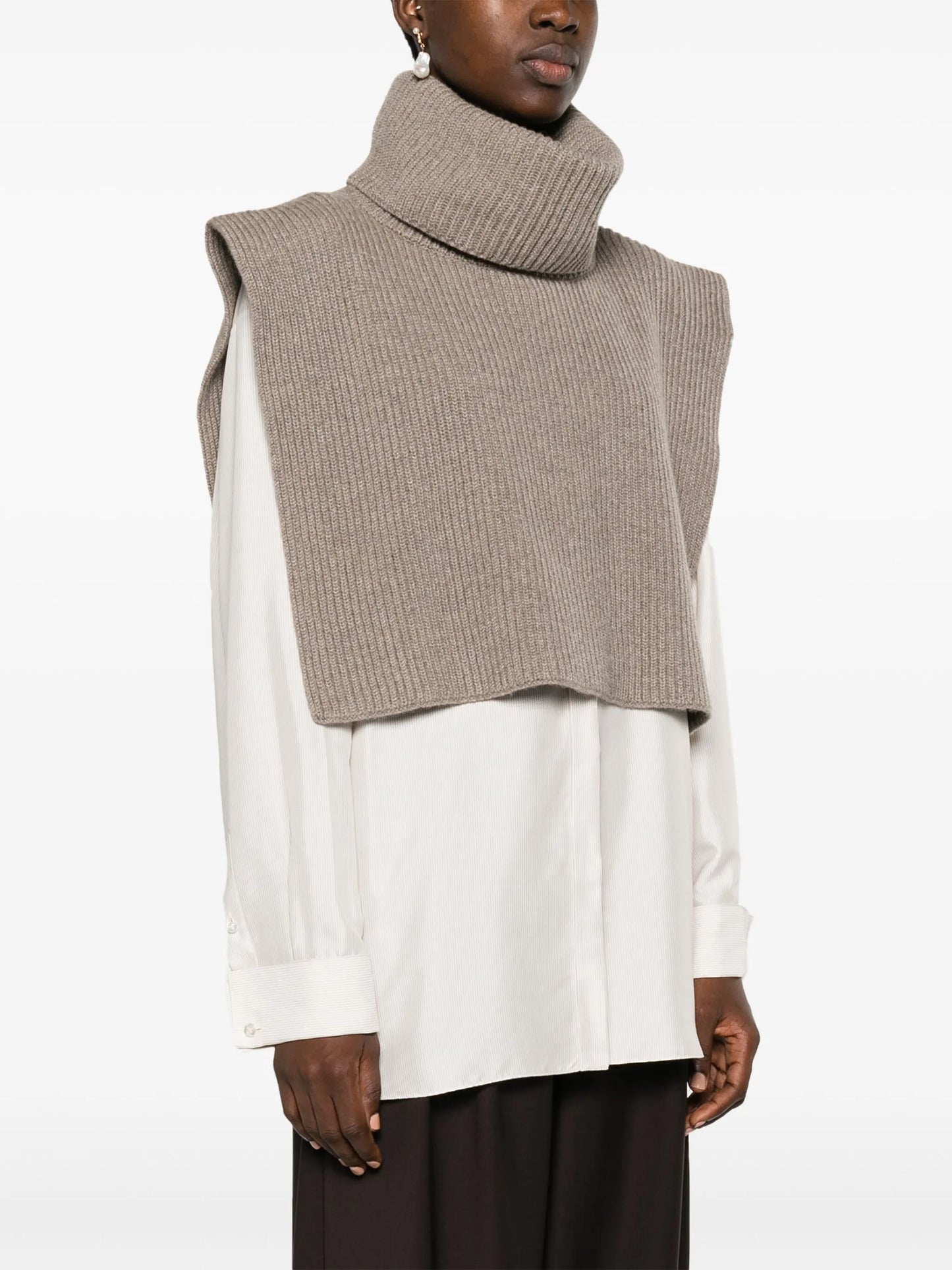 Eppie roll-neck cashmere collar