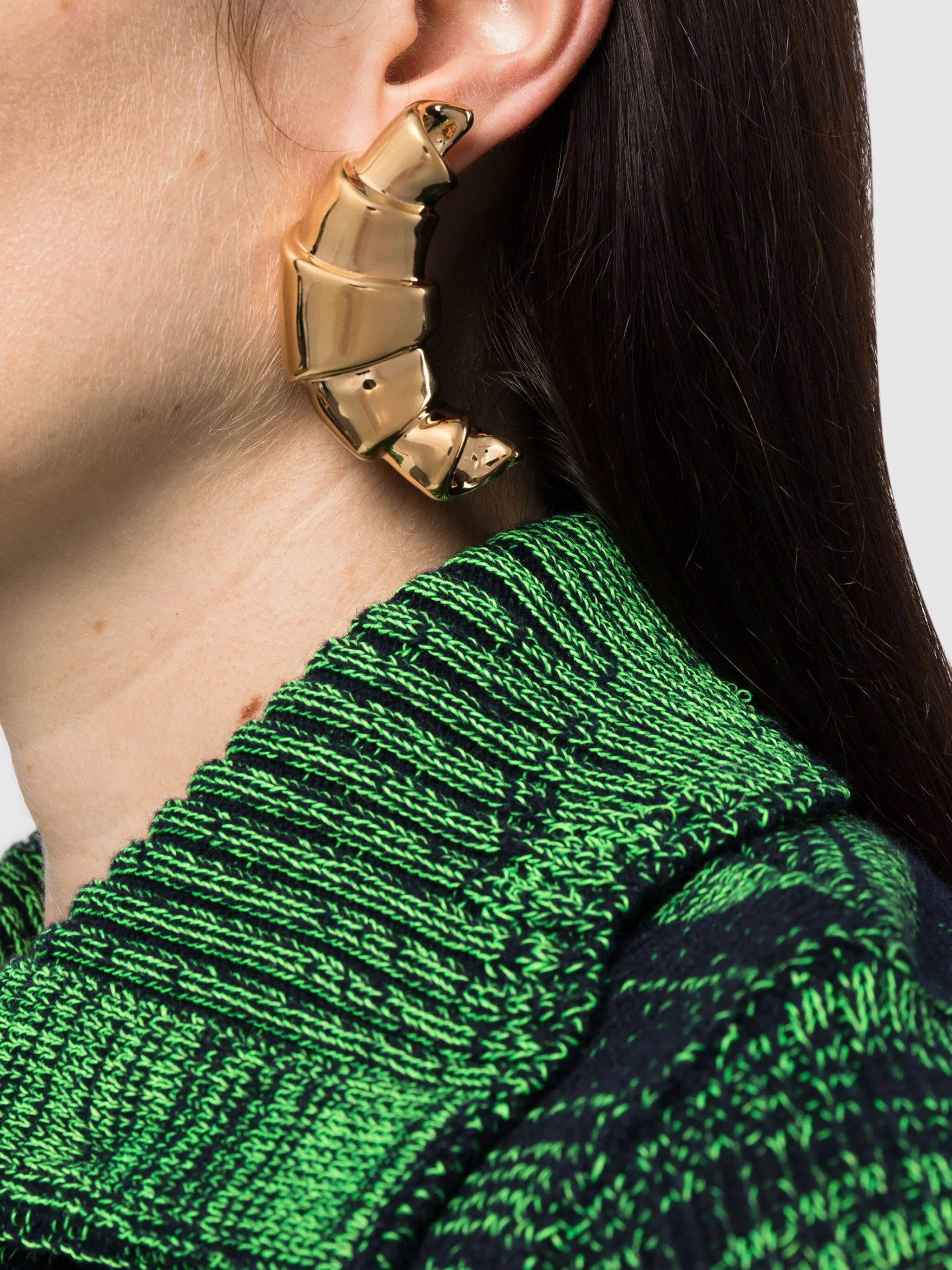 Les Boucles Croissant earrings