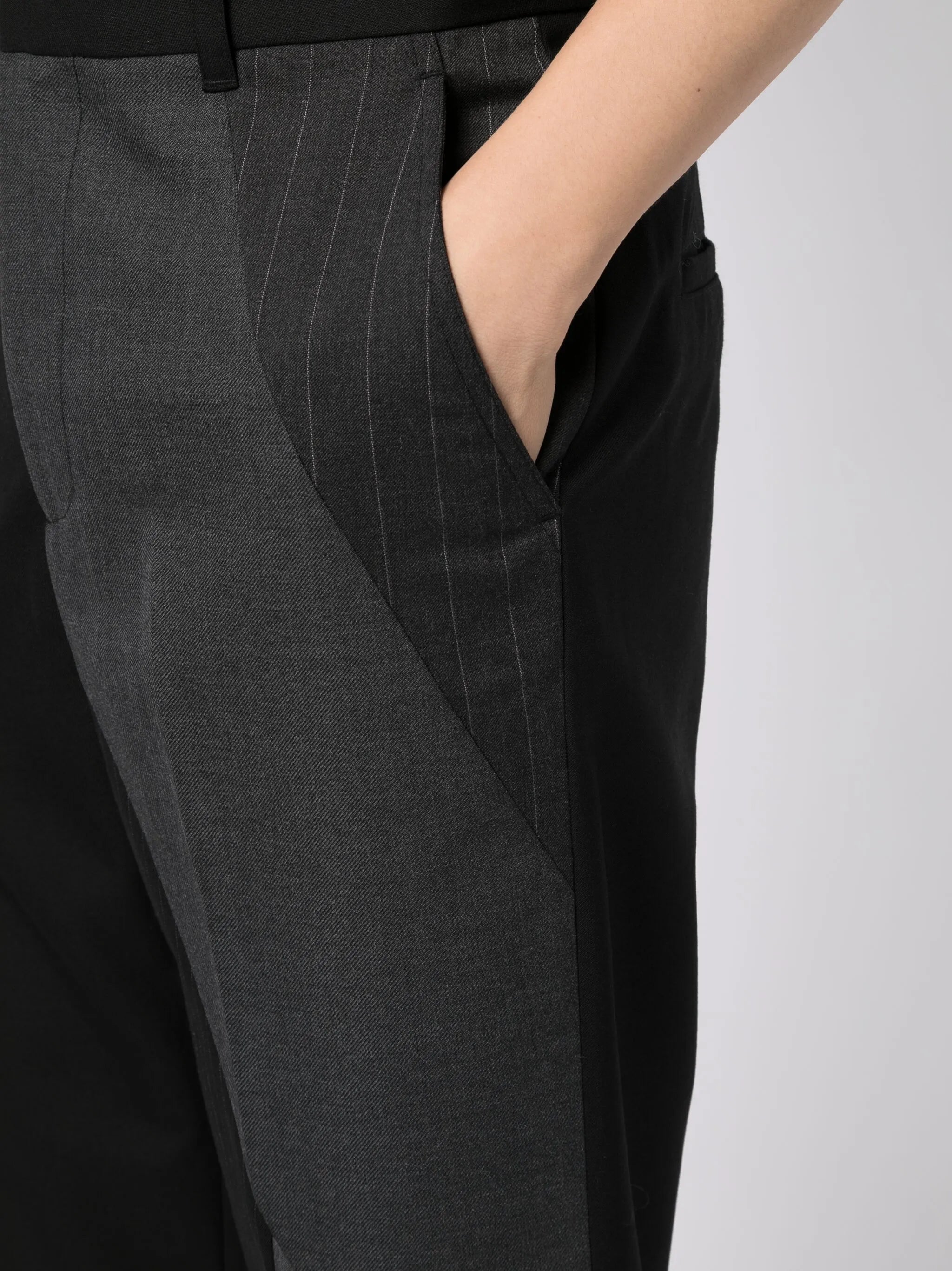 mid-rise tailored trousers