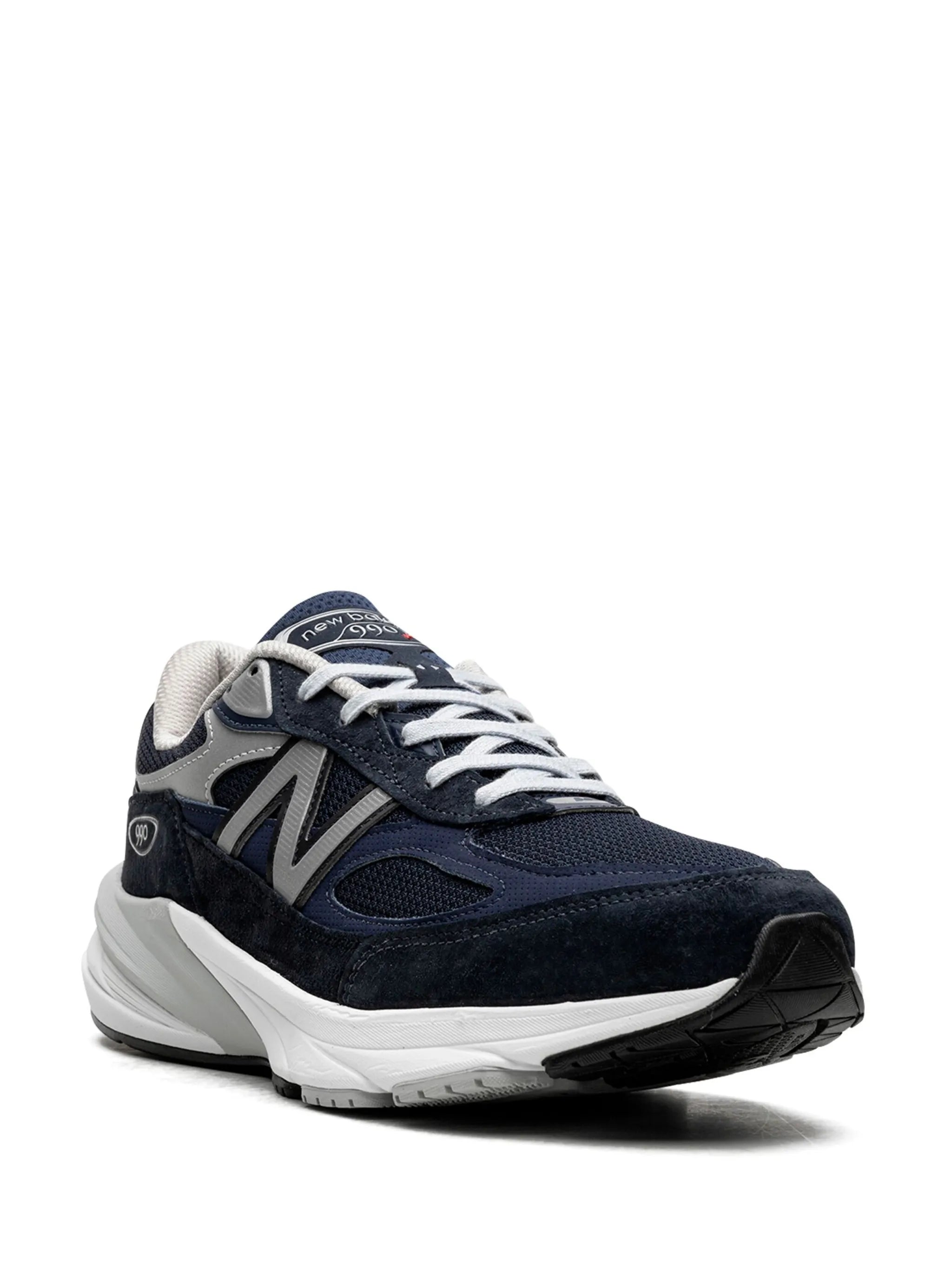990v6 lace-up sneakers