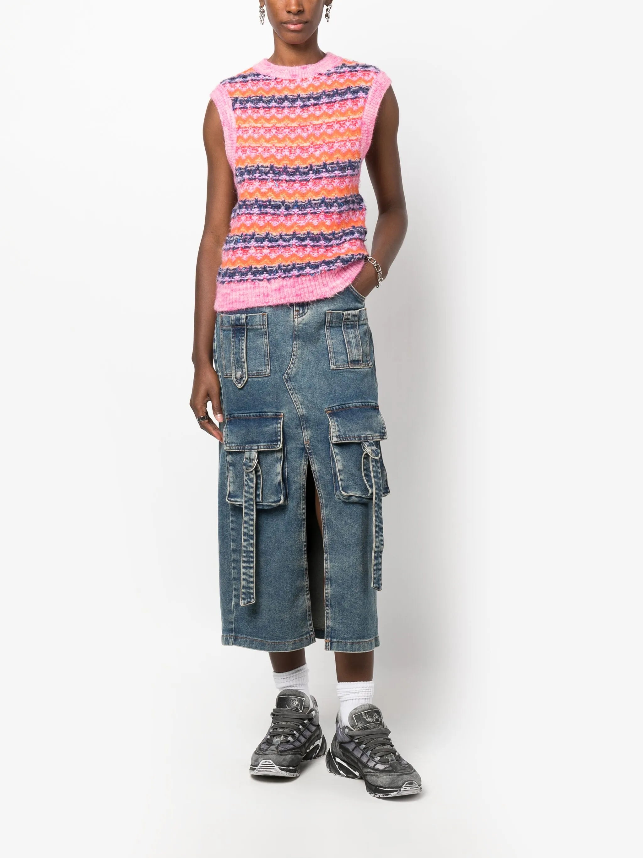 zigzag pattern-embroidered knitted top