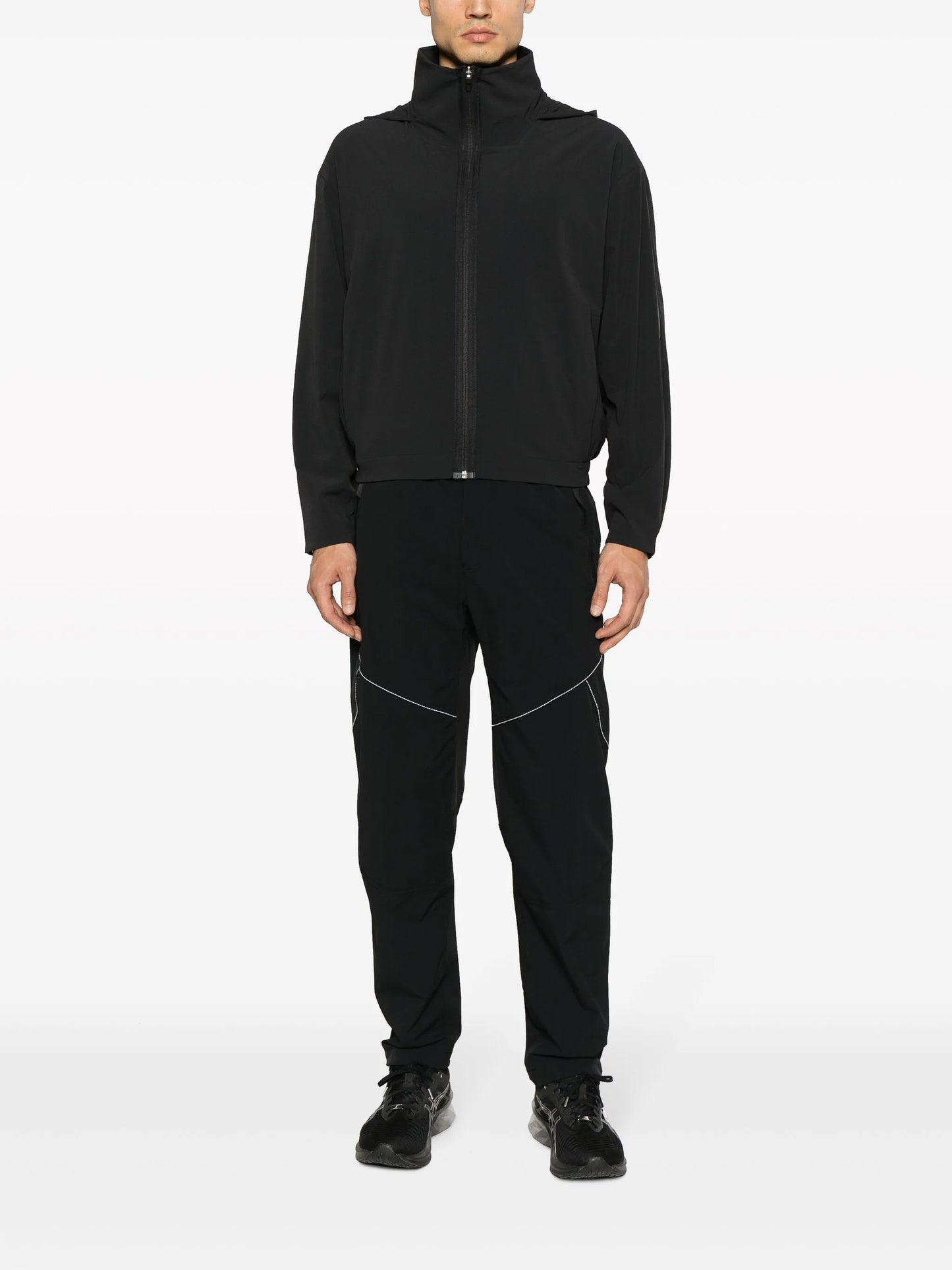 zip-fastening hooded jacket