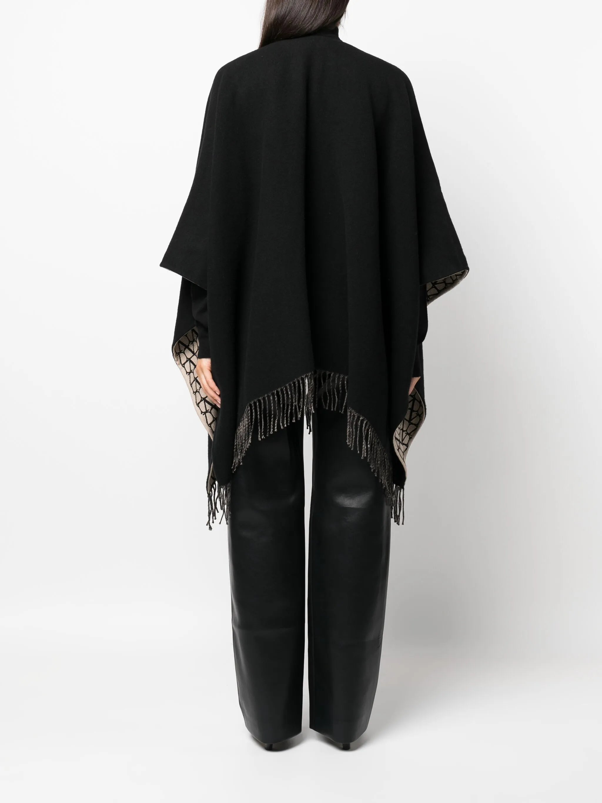 Toile Iconographe fringed cape