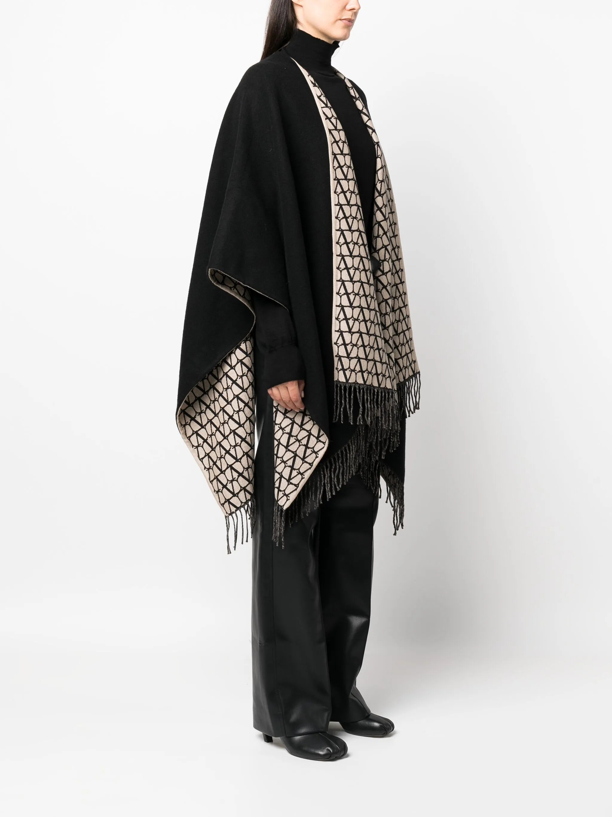 Toile Iconographe fringed cape