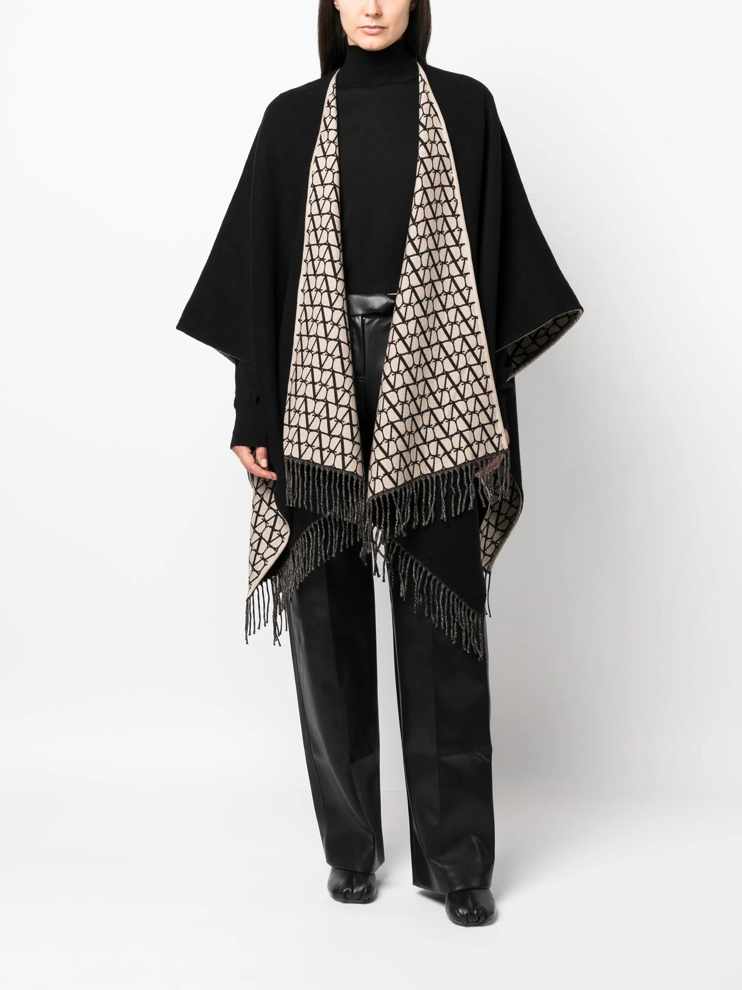 Toile Iconographe fringed cape