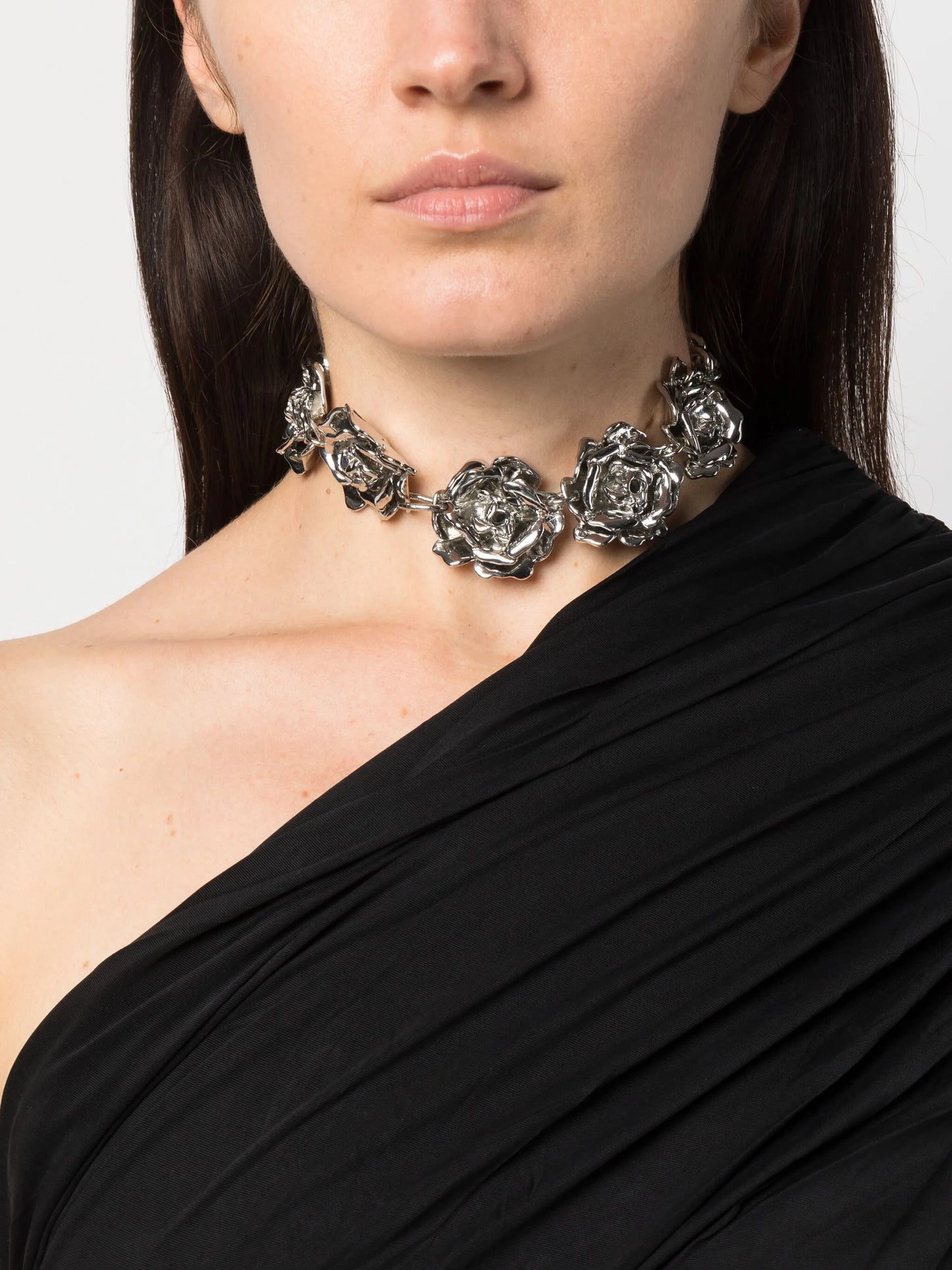 rose-detail choker necklace