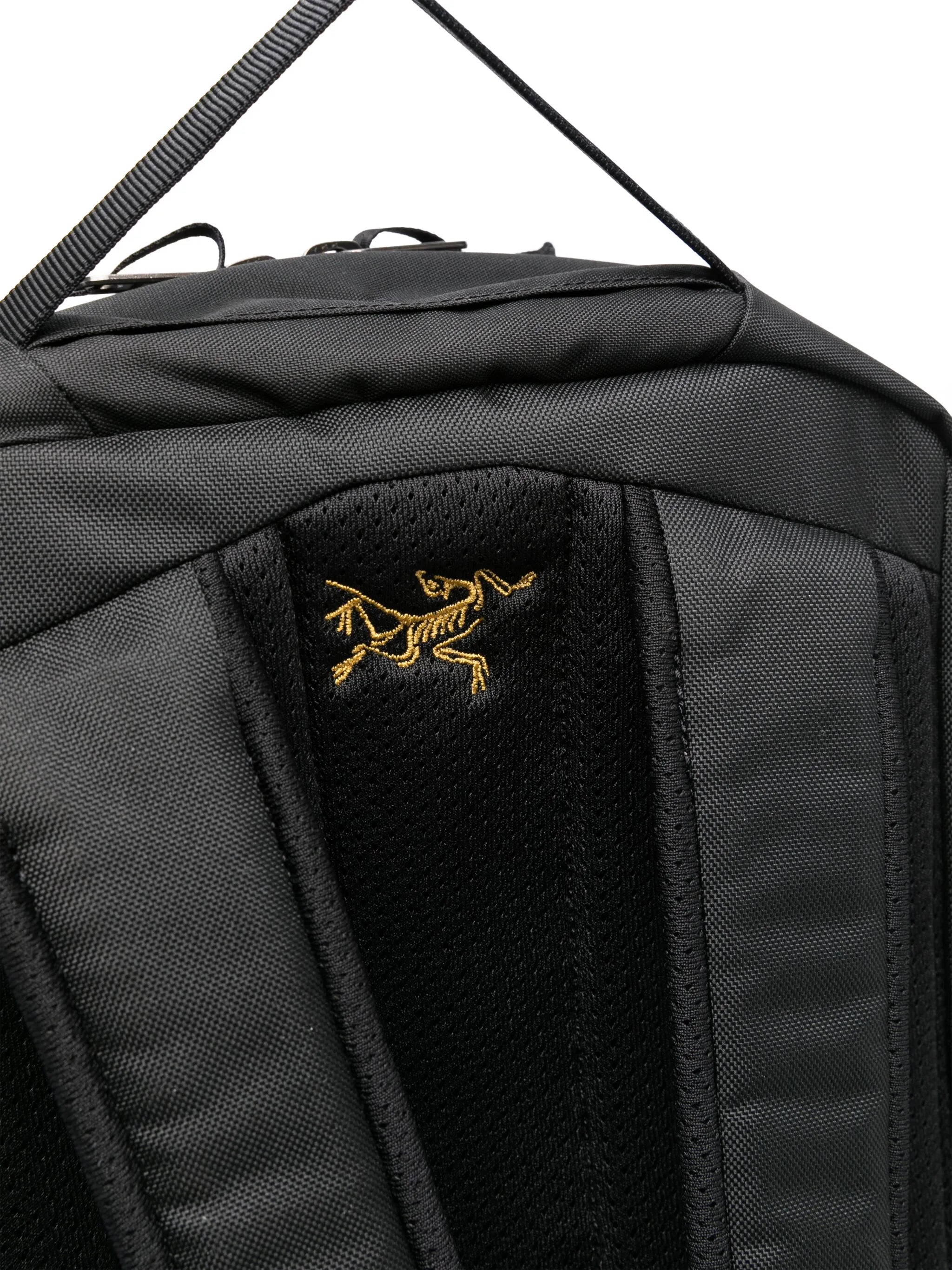 Mantis 26 logo-embroidered backpack