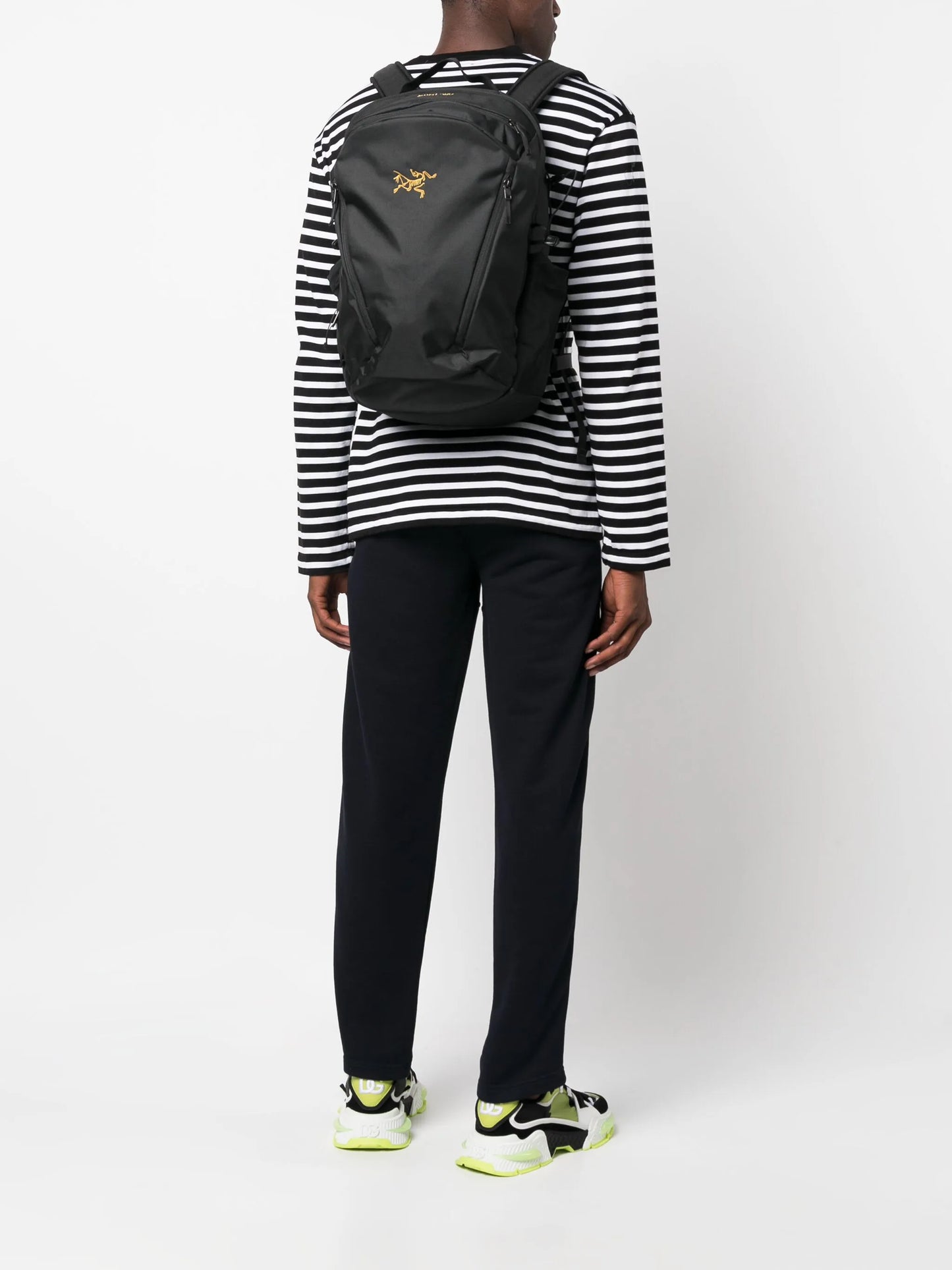 Mantis 26 logo-embroidered backpack