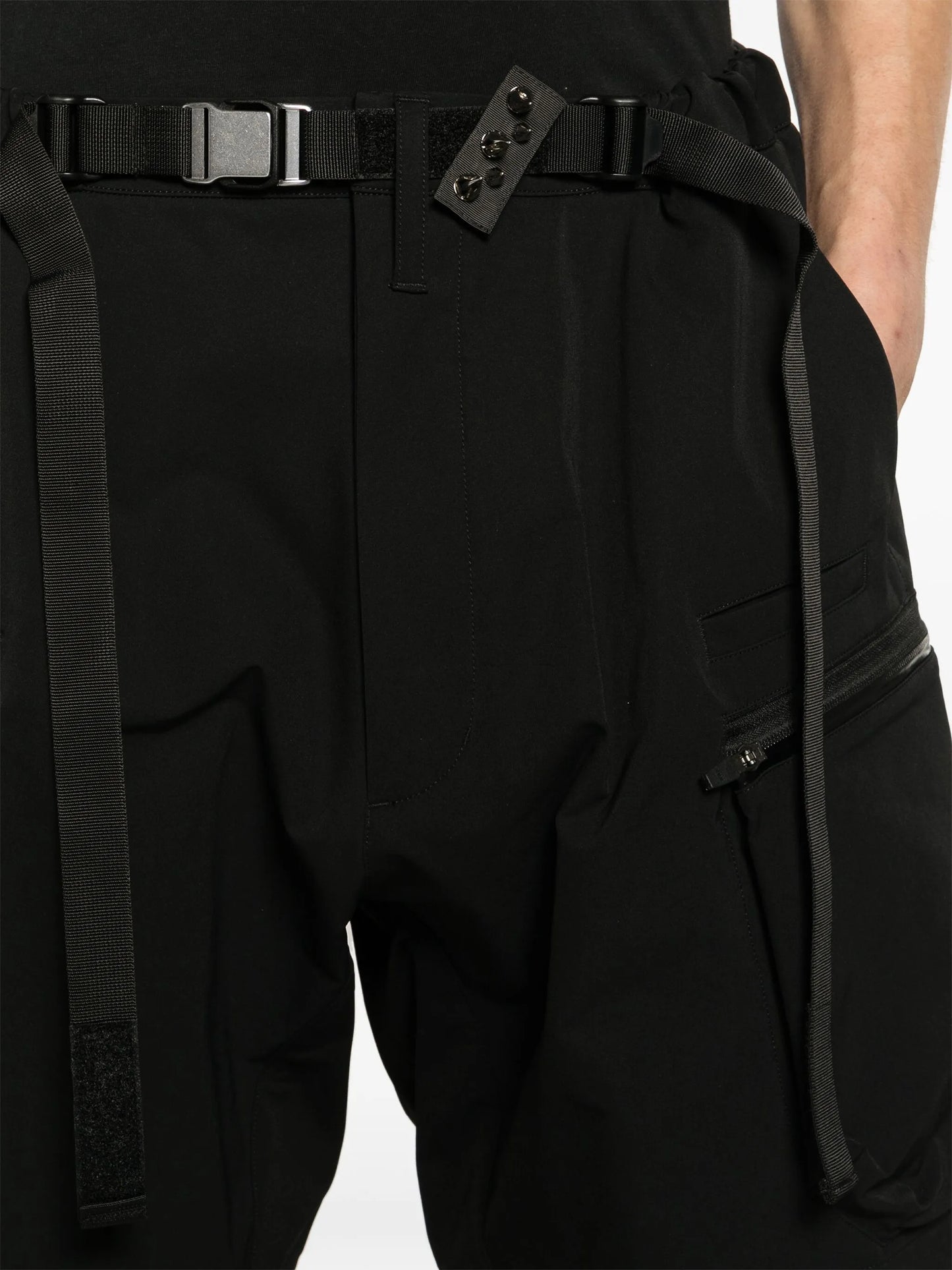 low-rise cargo shorts