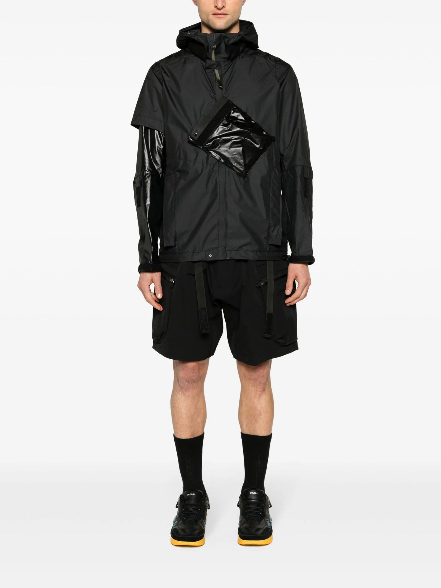 low-rise cargo shorts