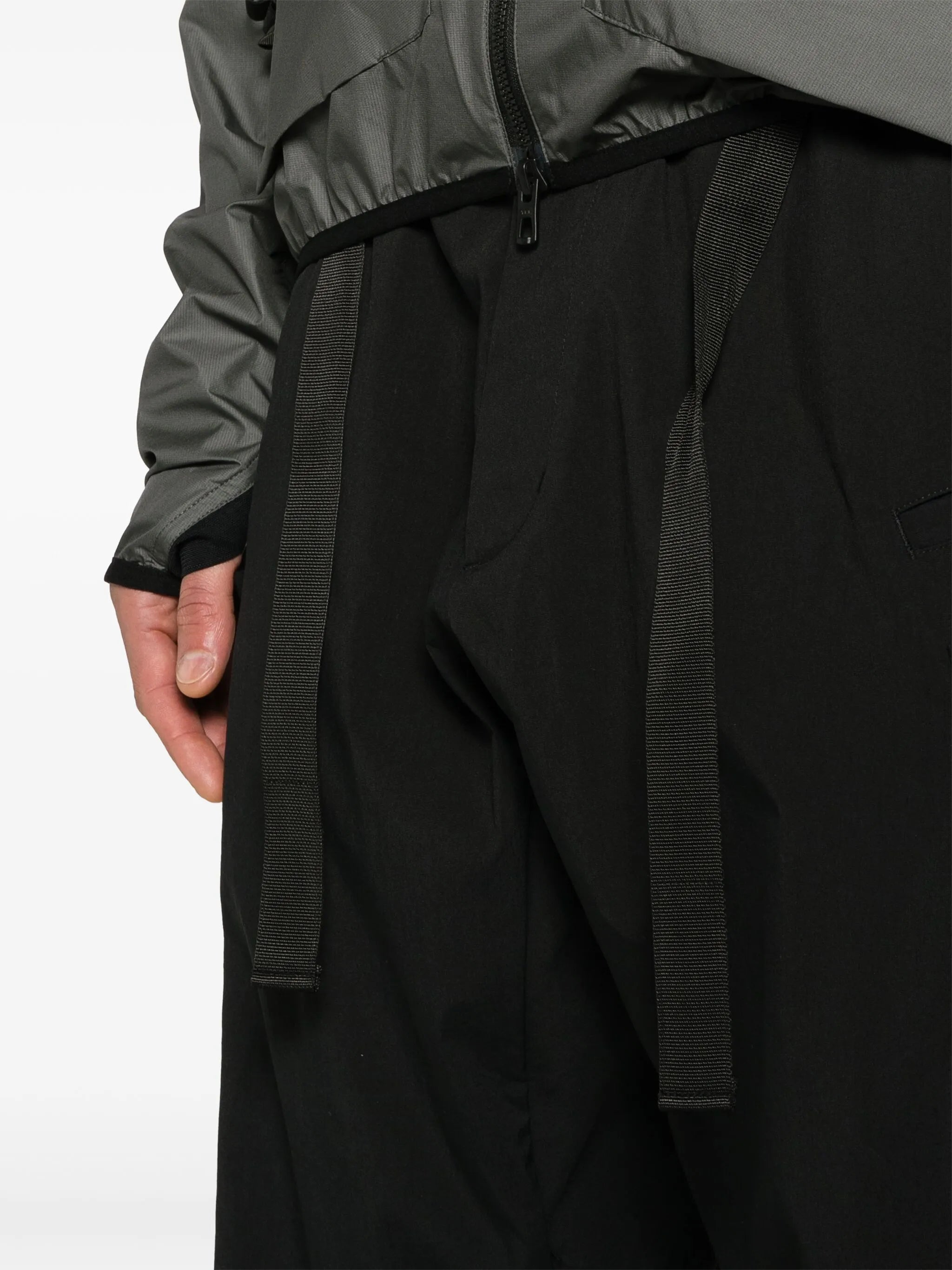 low-rise cargo trousers