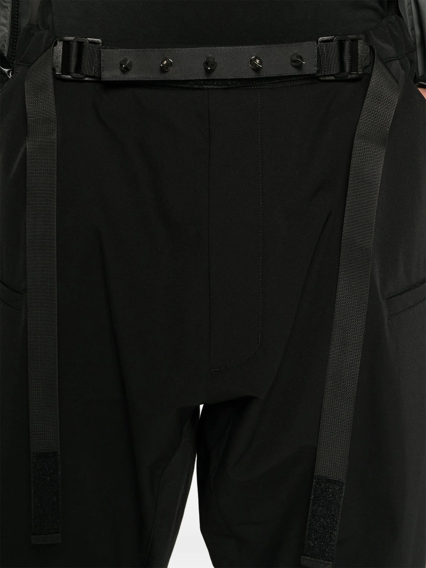 low-rise cropped trousers