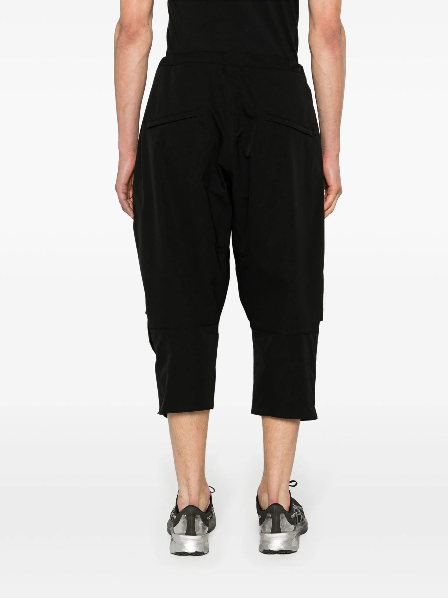 low-rise cropped trousers