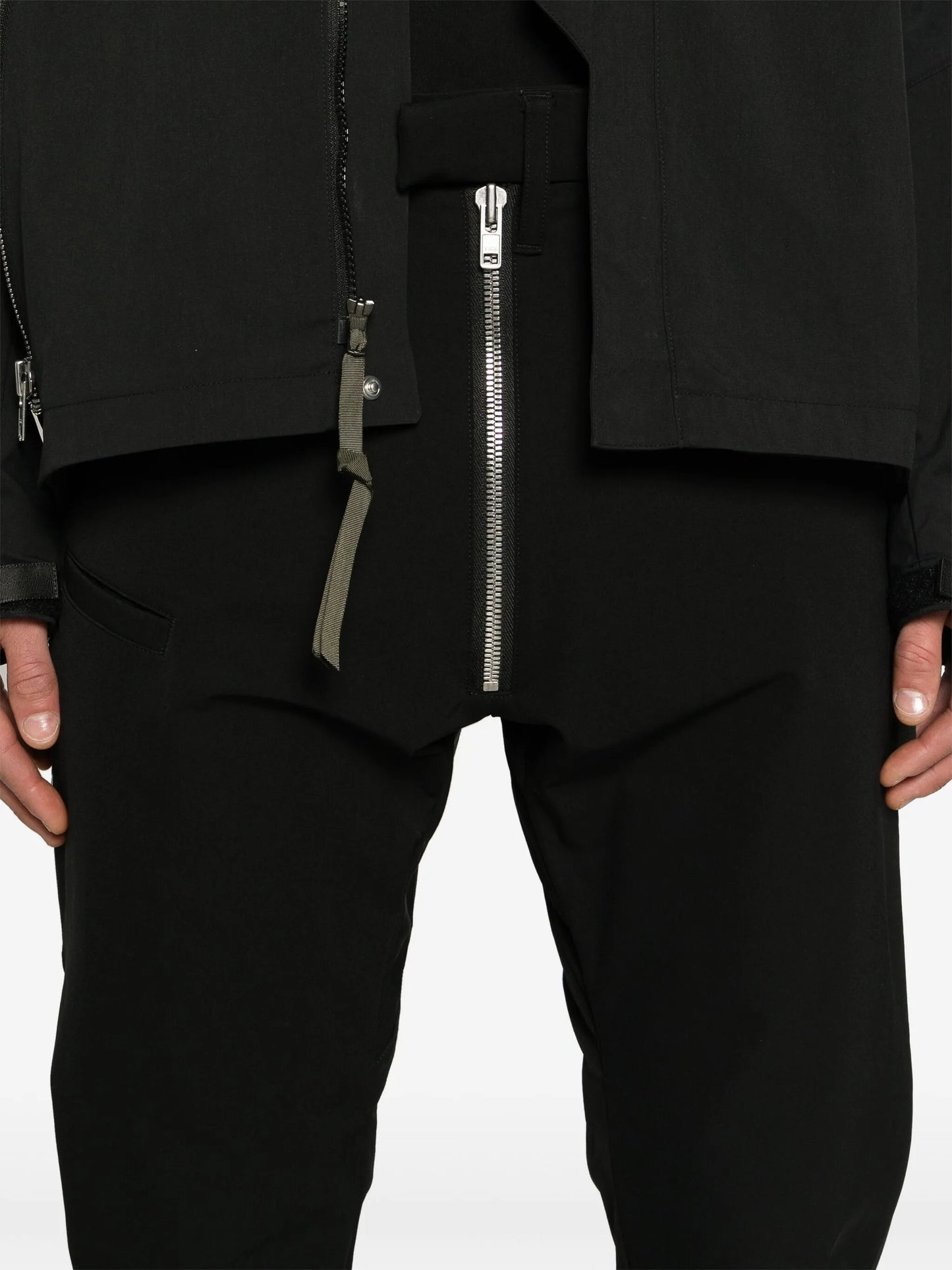 mid-rise tapered-leg trousers