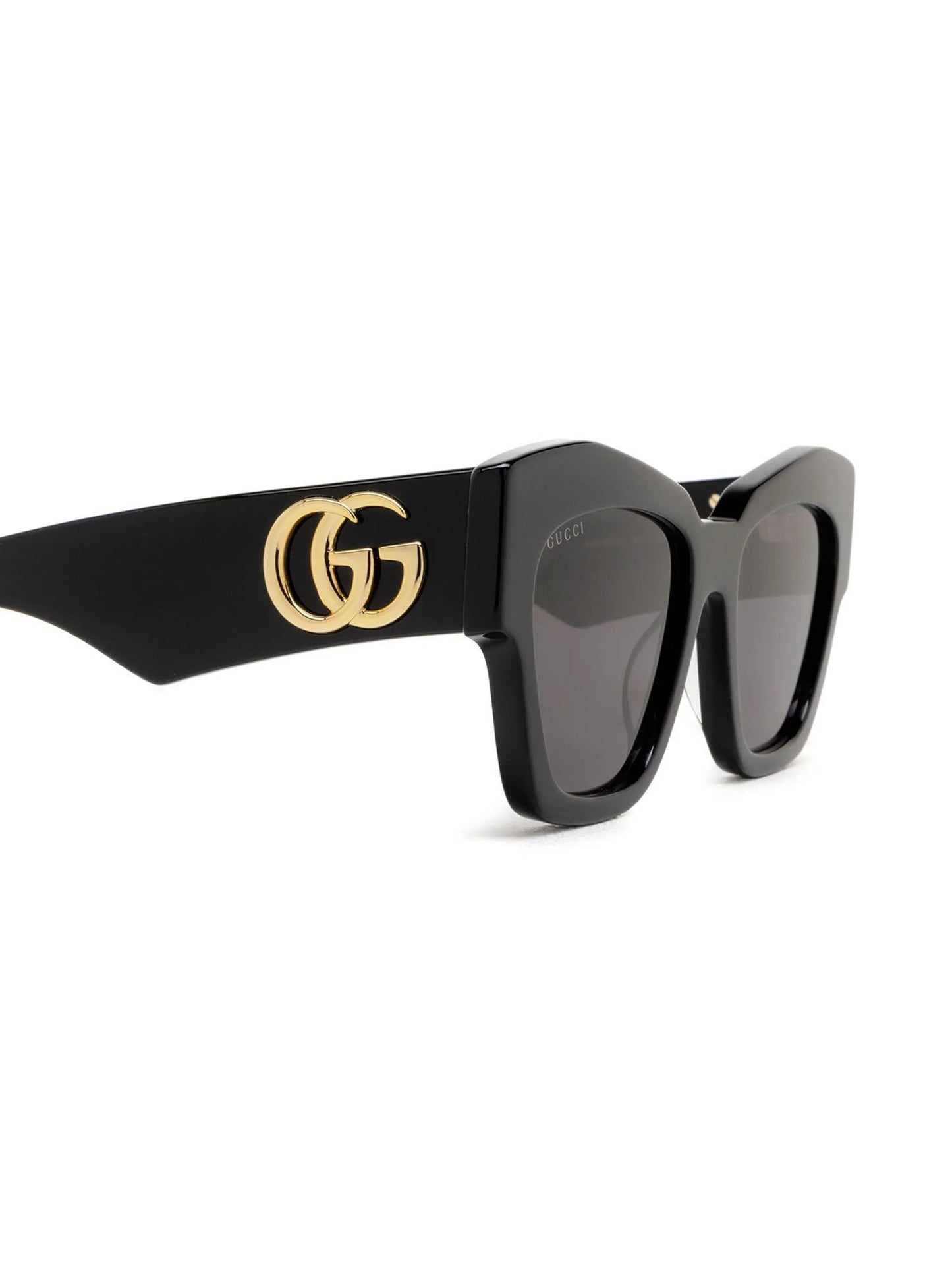 cat-eye sunglasses
