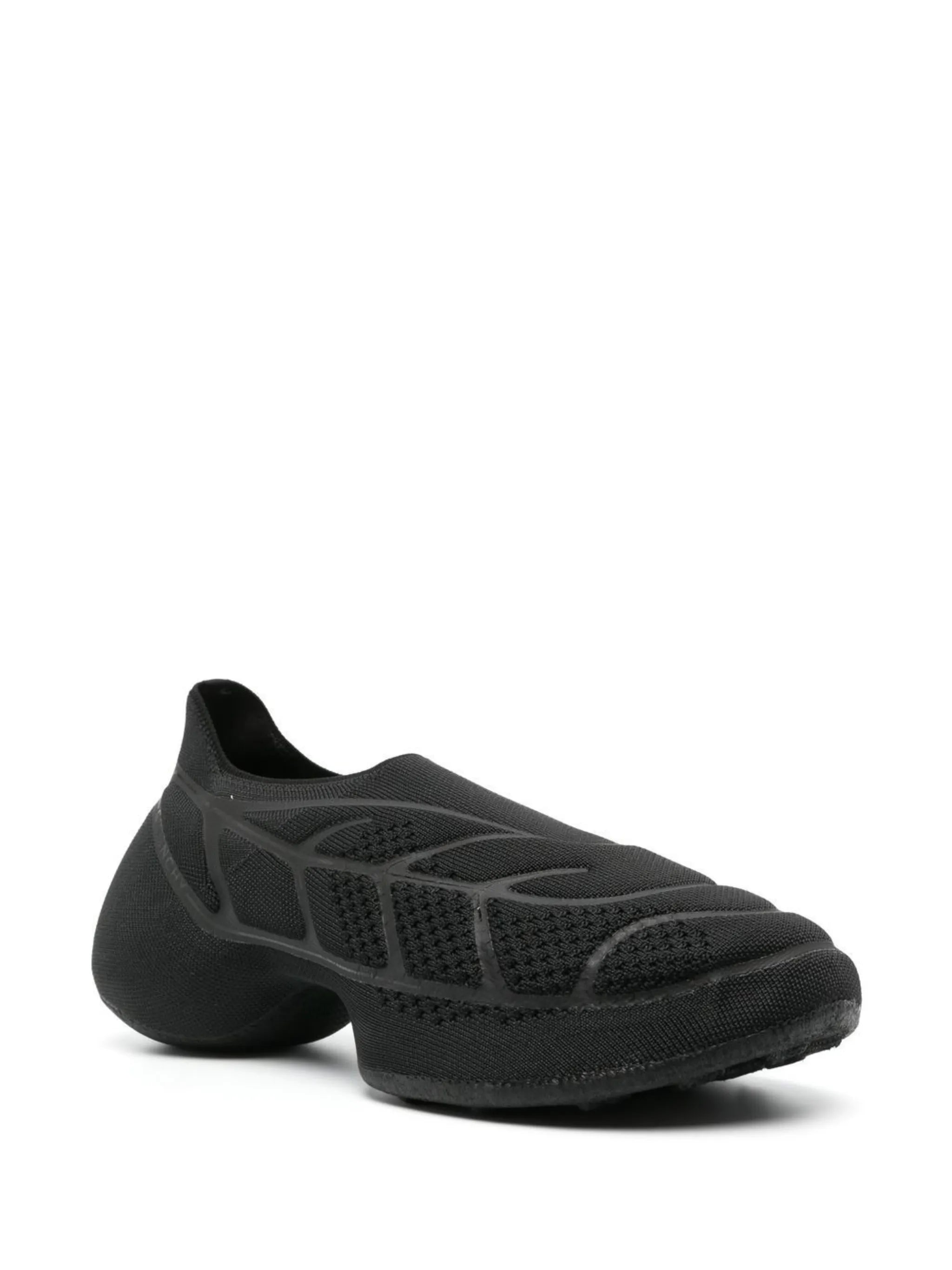TK-360 + mesh sneakers