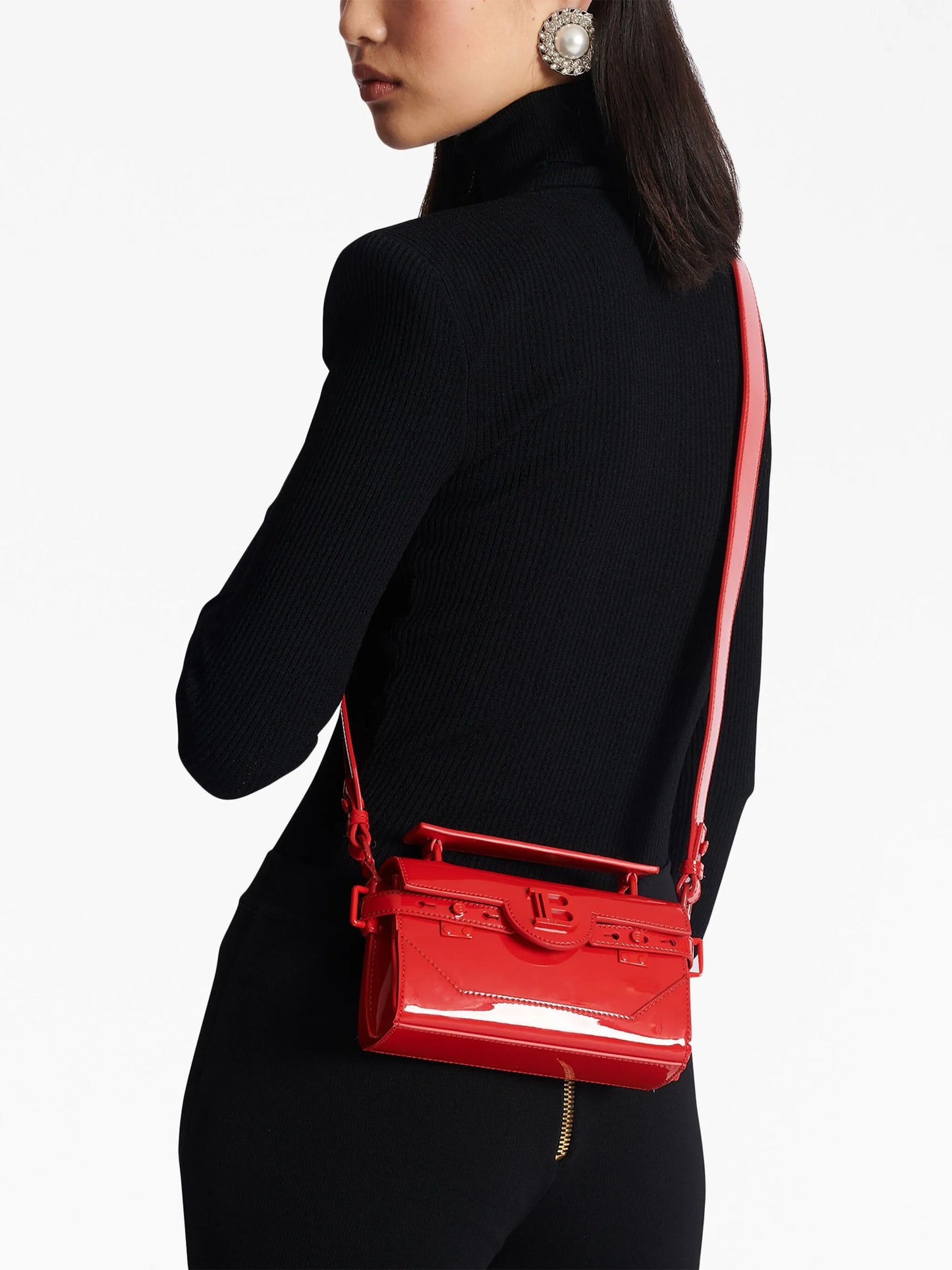 B-Buzz 19 leather shoulder bag