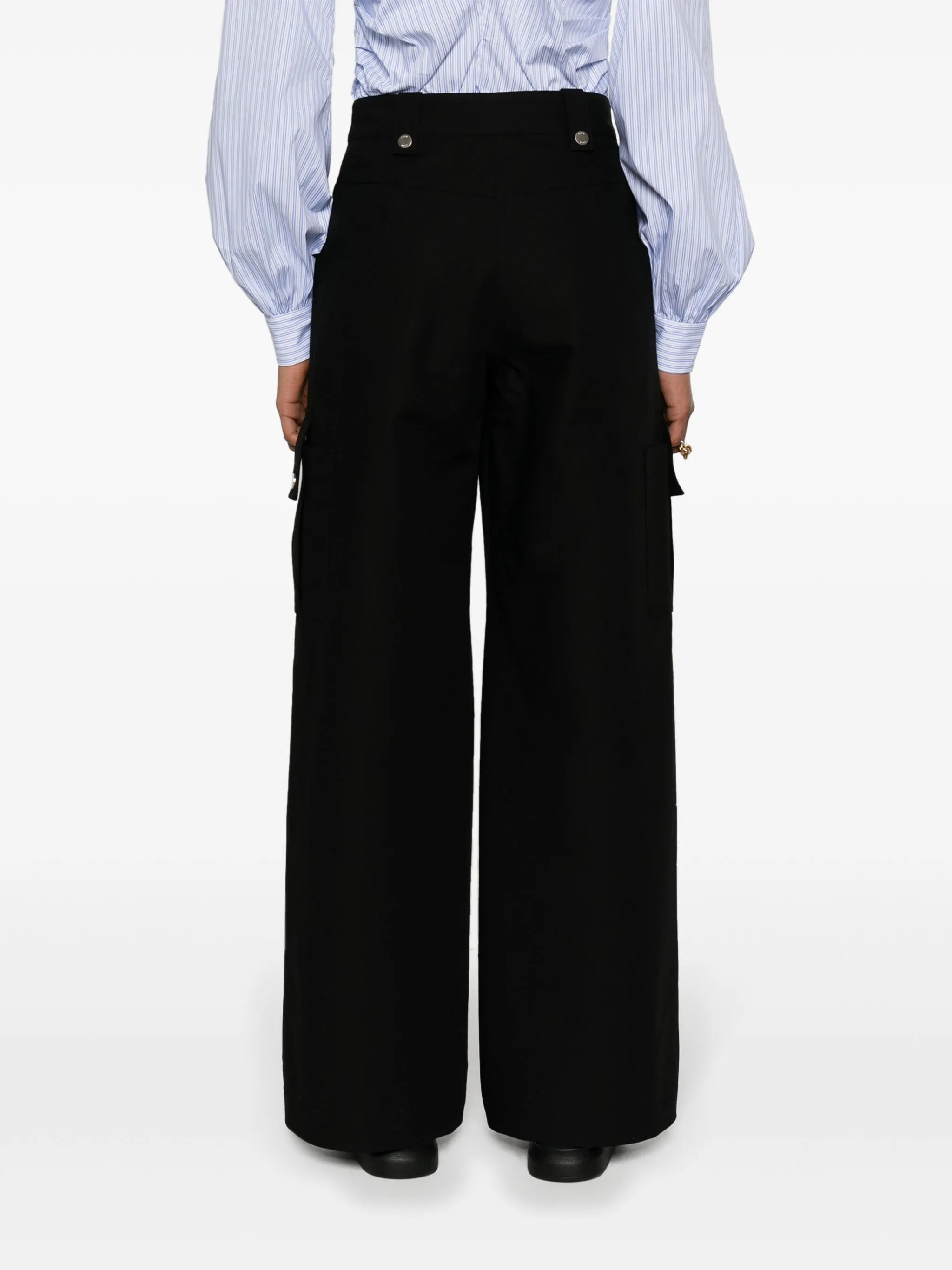 wide-leg cargo trousers
