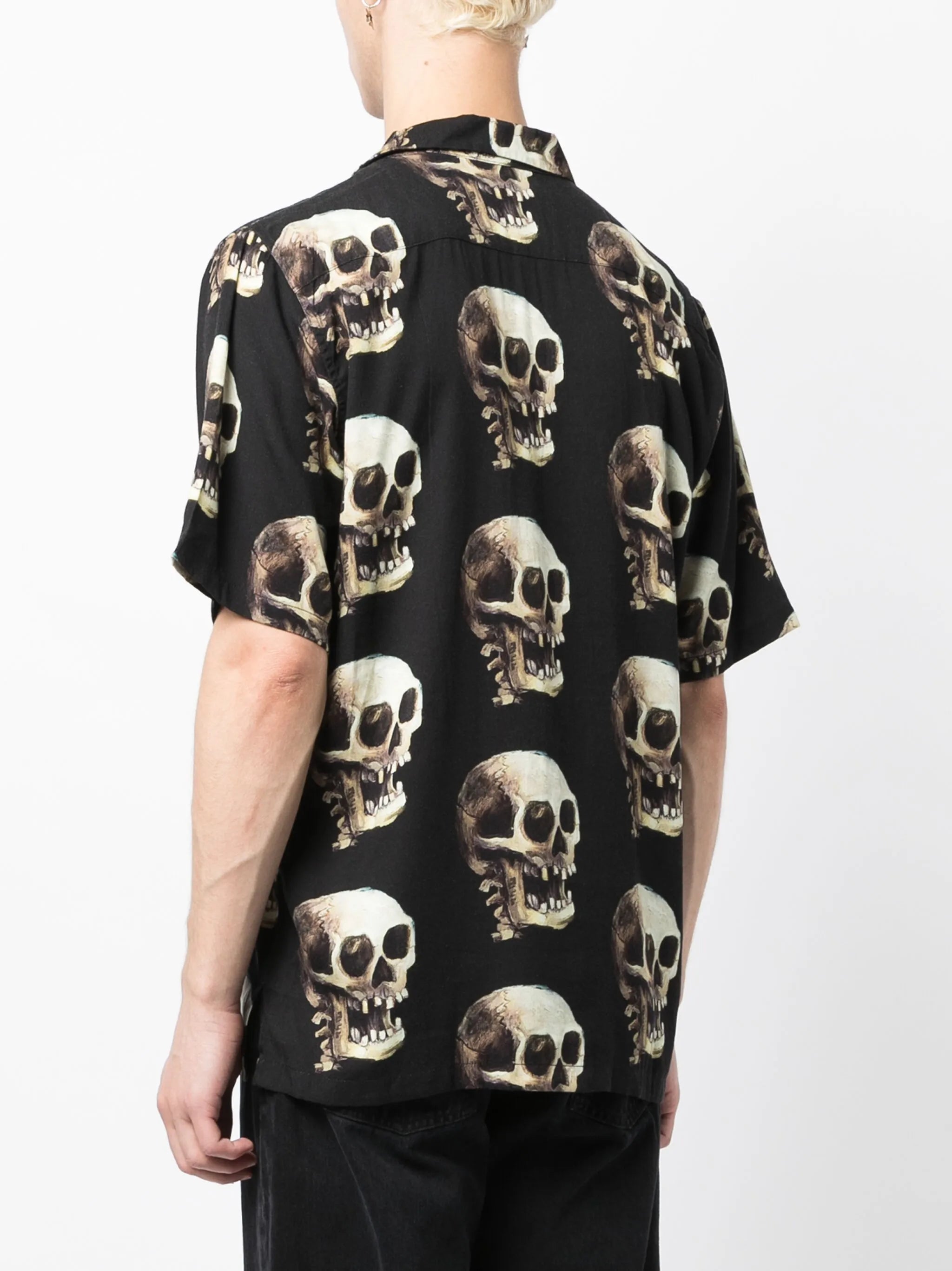 skull-print short-sleeve shirt
