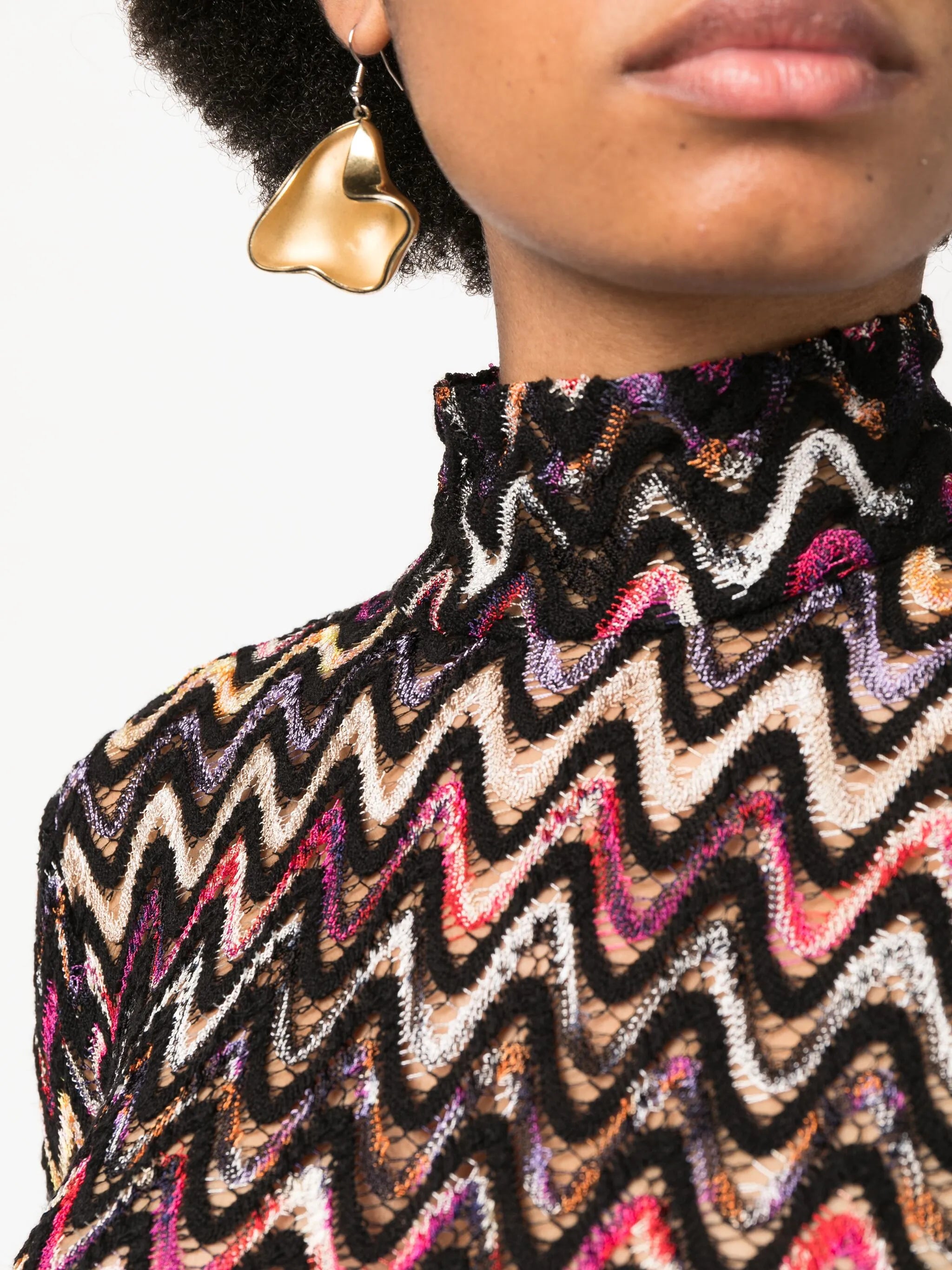 zigzag woven-design high-neck top