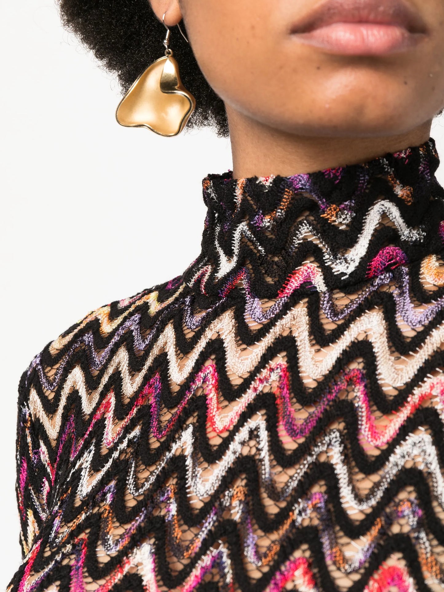 zigzag woven-design high-neck top
