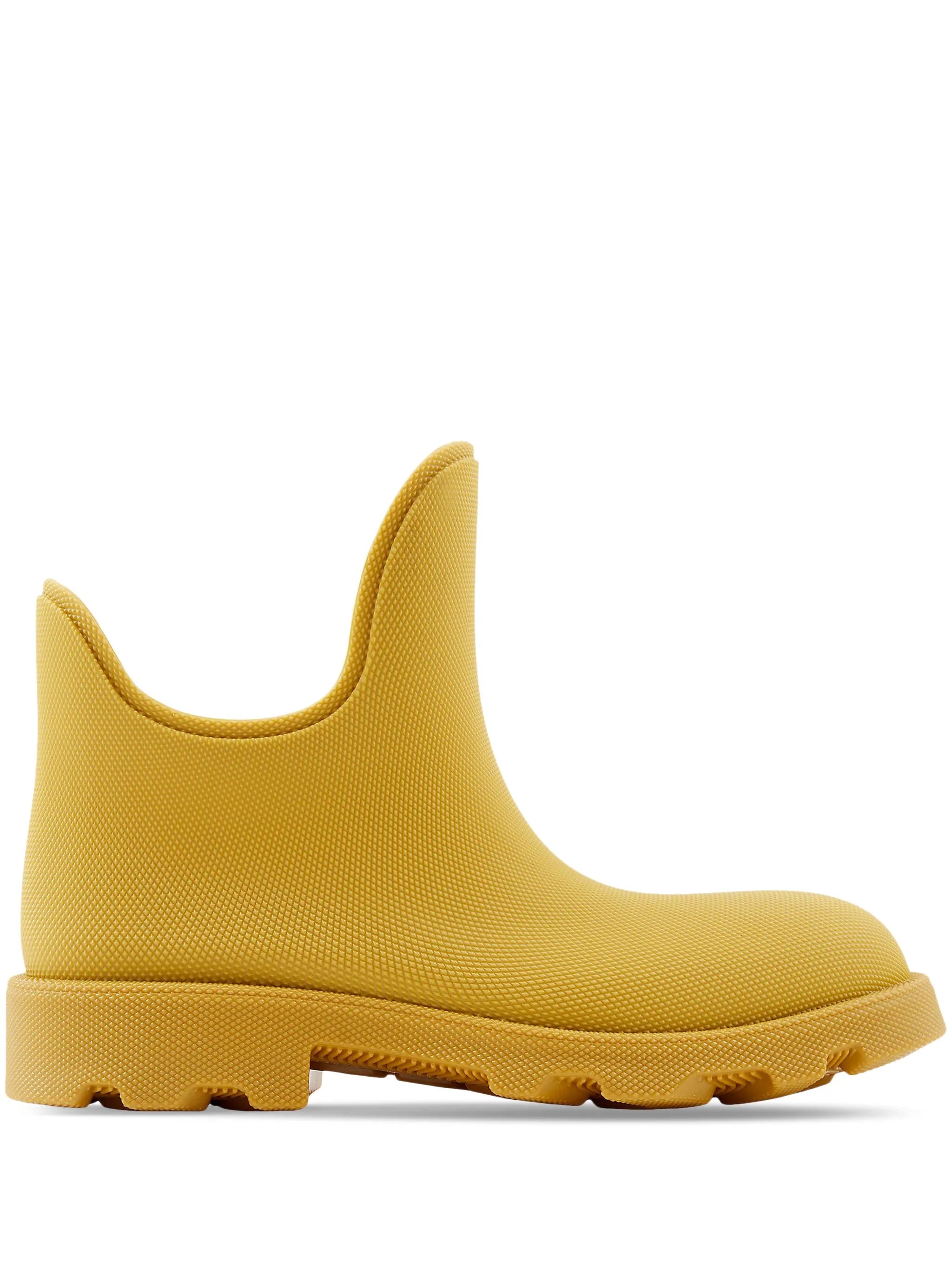 pebbled rubber rainboots